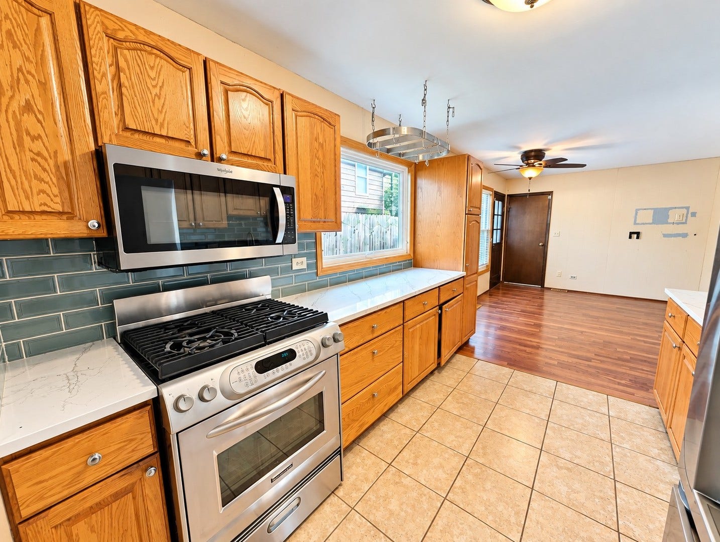 129 Newport Drive, Bolingbrook, IL 60440 129 Newport Drive, Bolingbrook, IL 60440