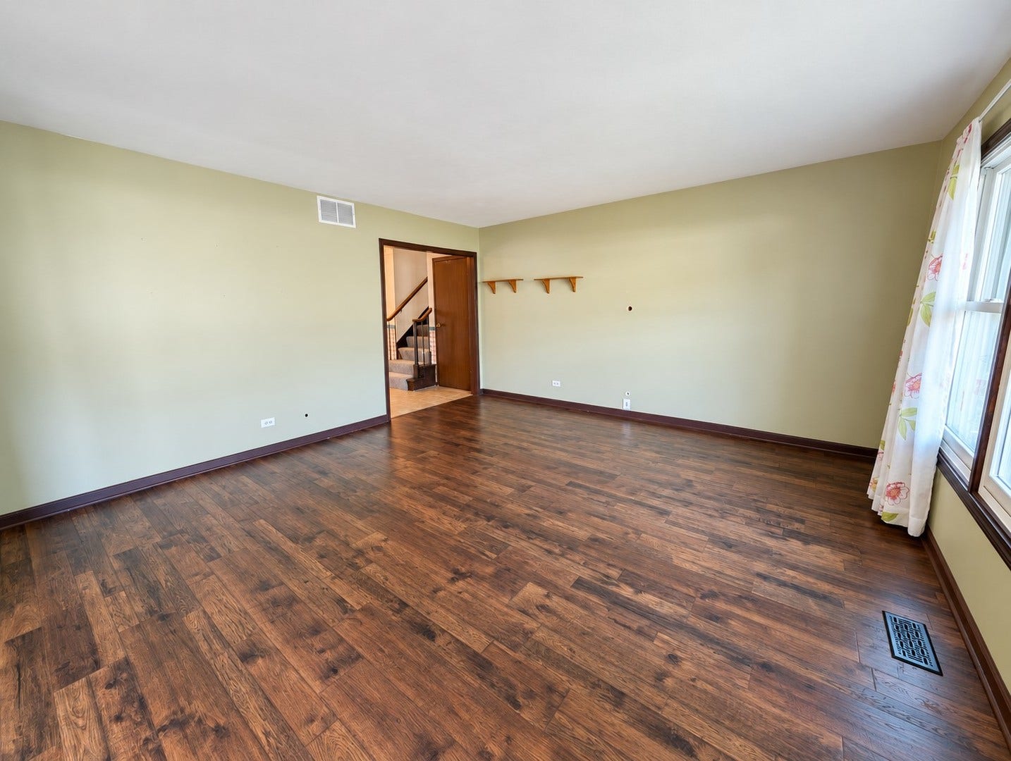 129 Newport Drive, Bolingbrook, IL 60440 129 Newport Drive, Bolingbrook, IL 60440