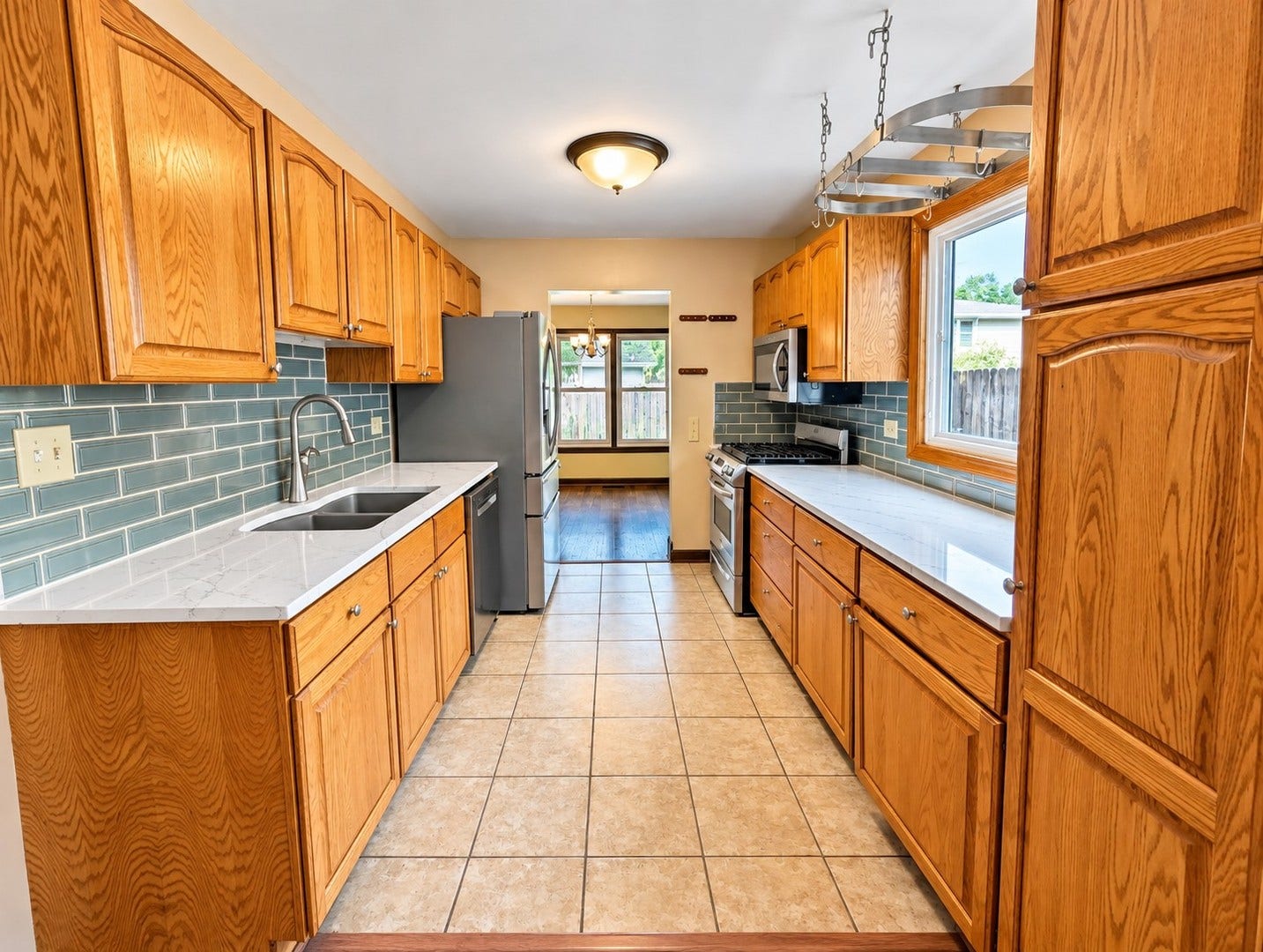 129 Newport Drive, Bolingbrook, IL 60440 129 Newport Drive, Bolingbrook, IL 60440