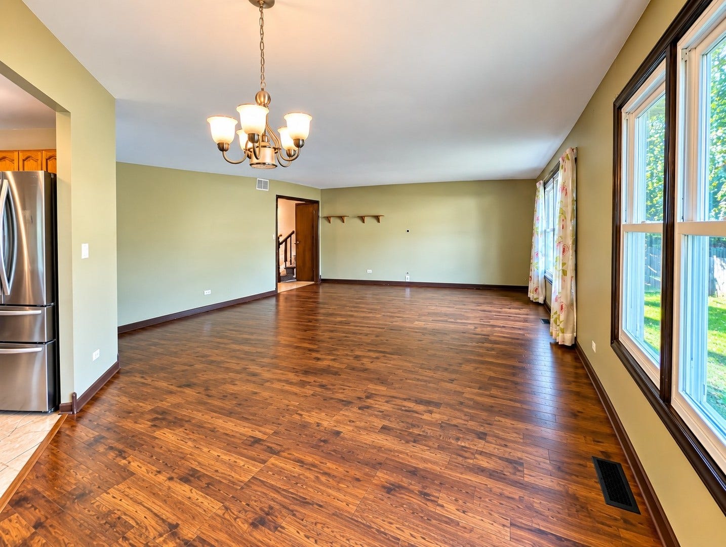 129 Newport Drive, Bolingbrook, IL 60440 129 Newport Drive, Bolingbrook, IL 60440