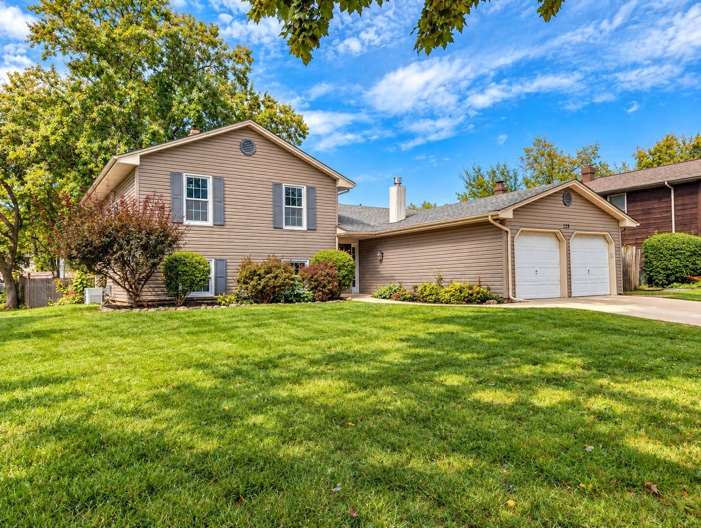 129 Newport Drive, Bolingbrook, IL 60440 129 Newport Drive, Bolingbrook, IL 60440