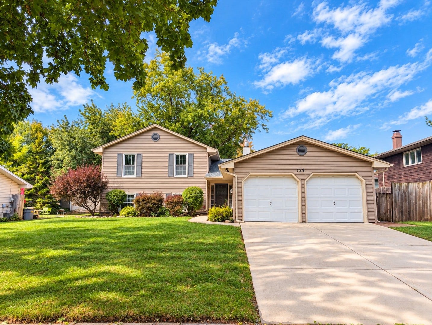 129 Newport Drive, Bolingbrook, IL 60440 129 Newport Drive, Bolingbrook, IL 60440