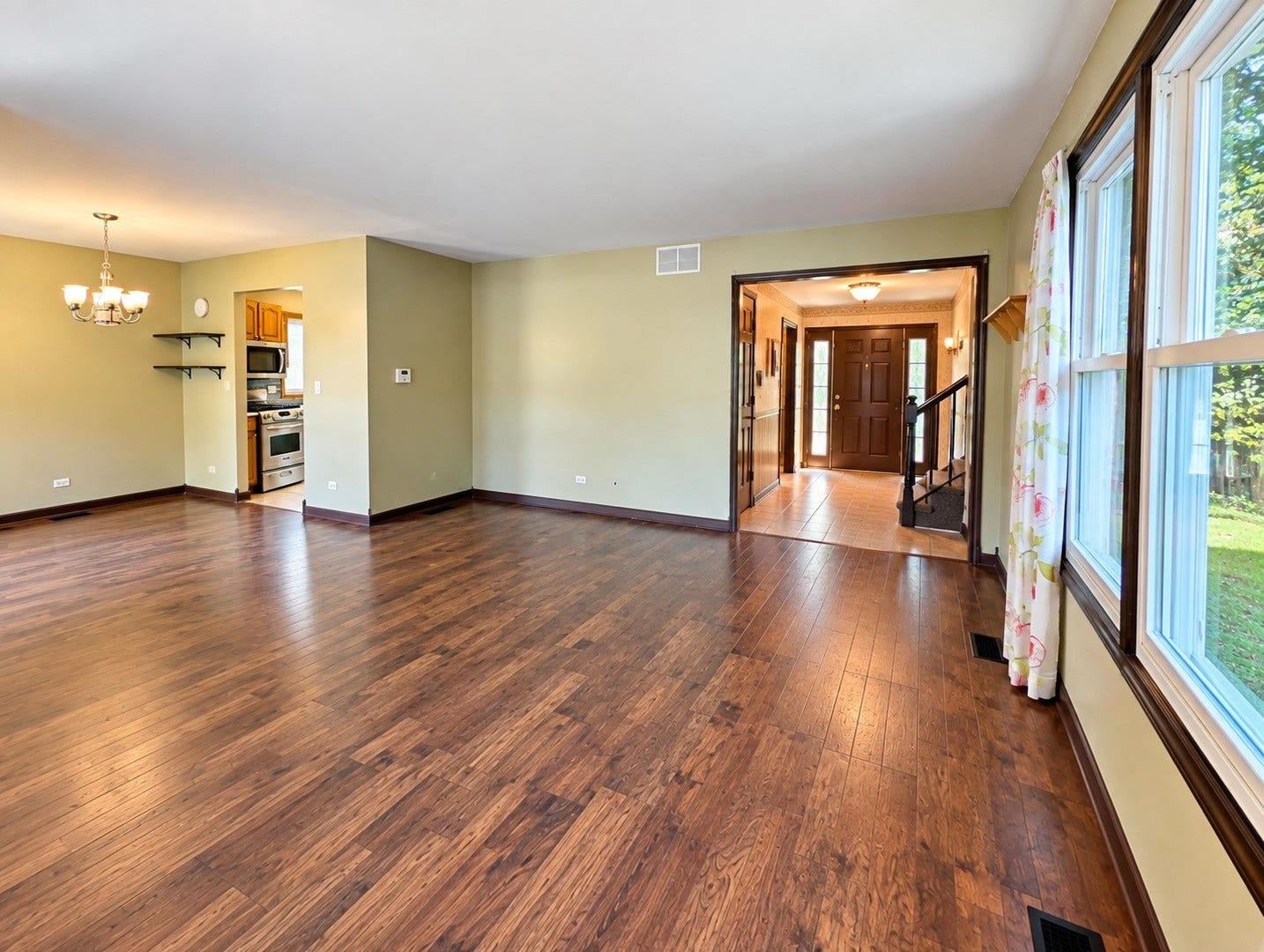129 Newport Drive, Bolingbrook, IL 60440 129 Newport Drive, Bolingbrook, IL 60440