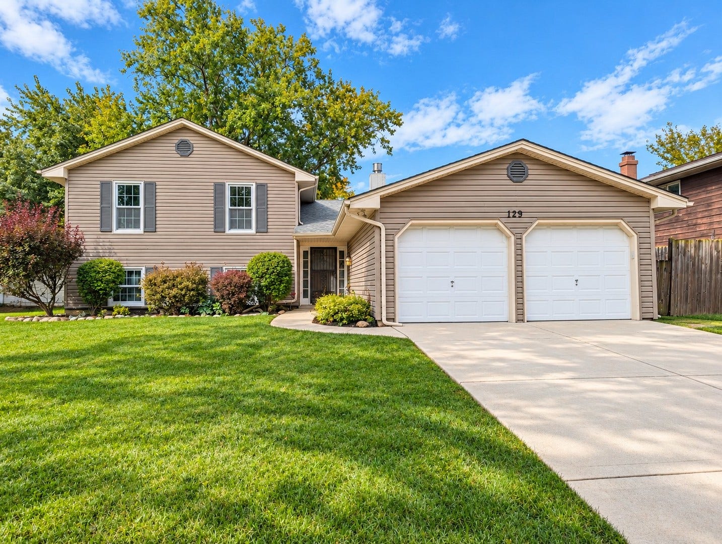 129 Newport Drive, Bolingbrook, IL 60440 129 Newport Drive, Bolingbrook, IL 60440