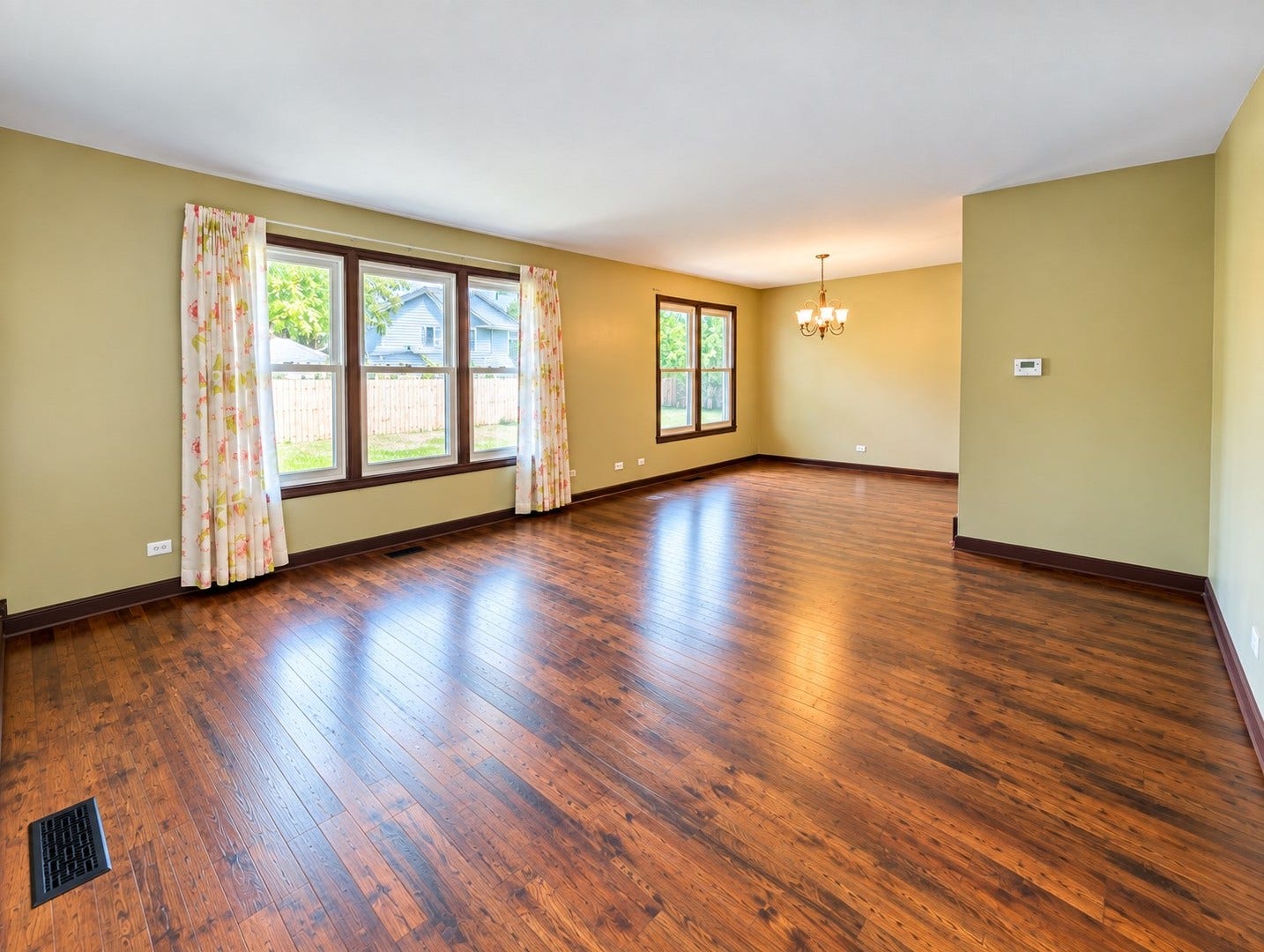 129 Newport Drive, Bolingbrook, IL 60440 129 Newport Drive, Bolingbrook, IL 60440