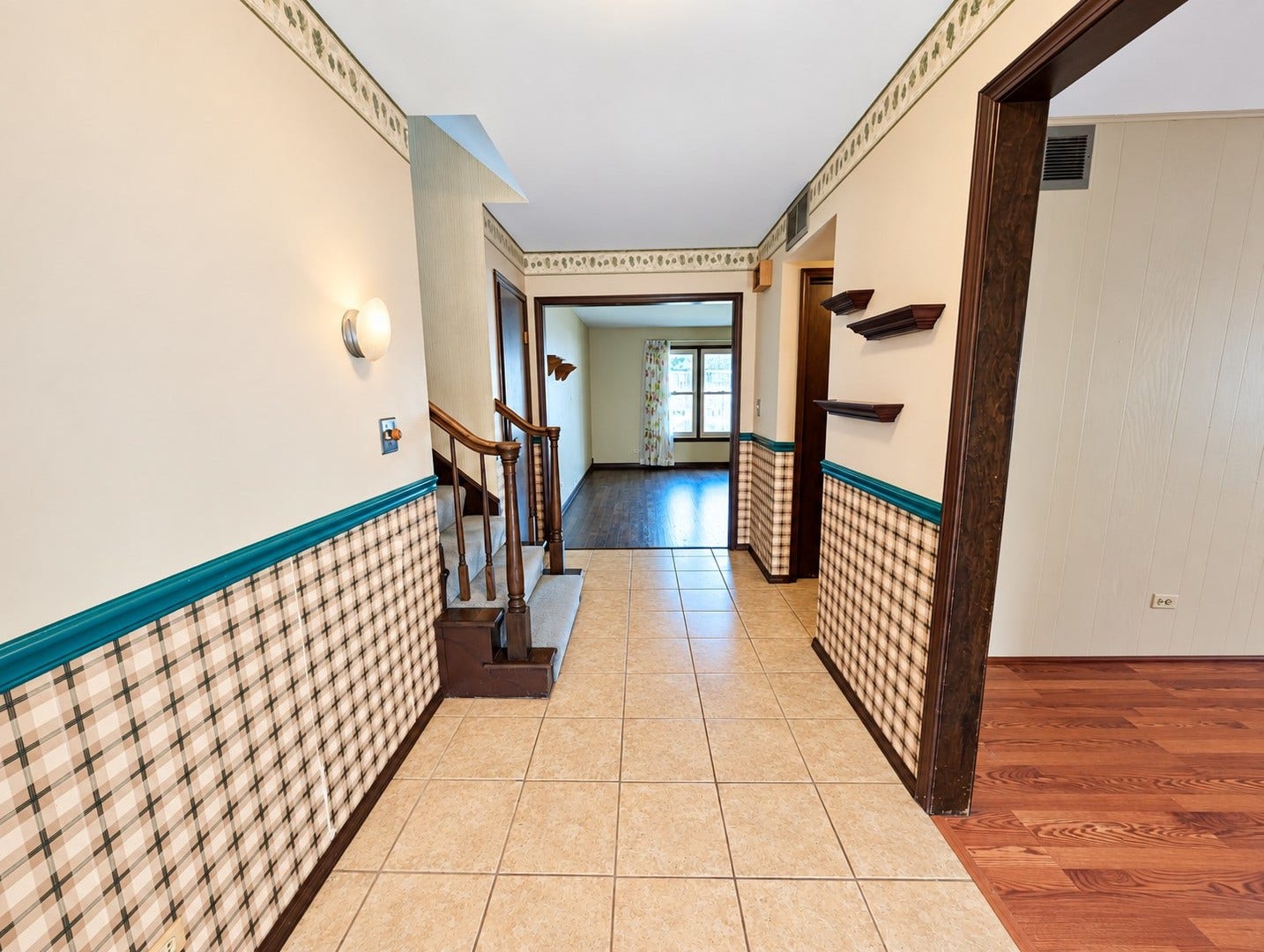 129 Newport Drive, Bolingbrook, IL 60440 129 Newport Drive, Bolingbrook, IL 60440