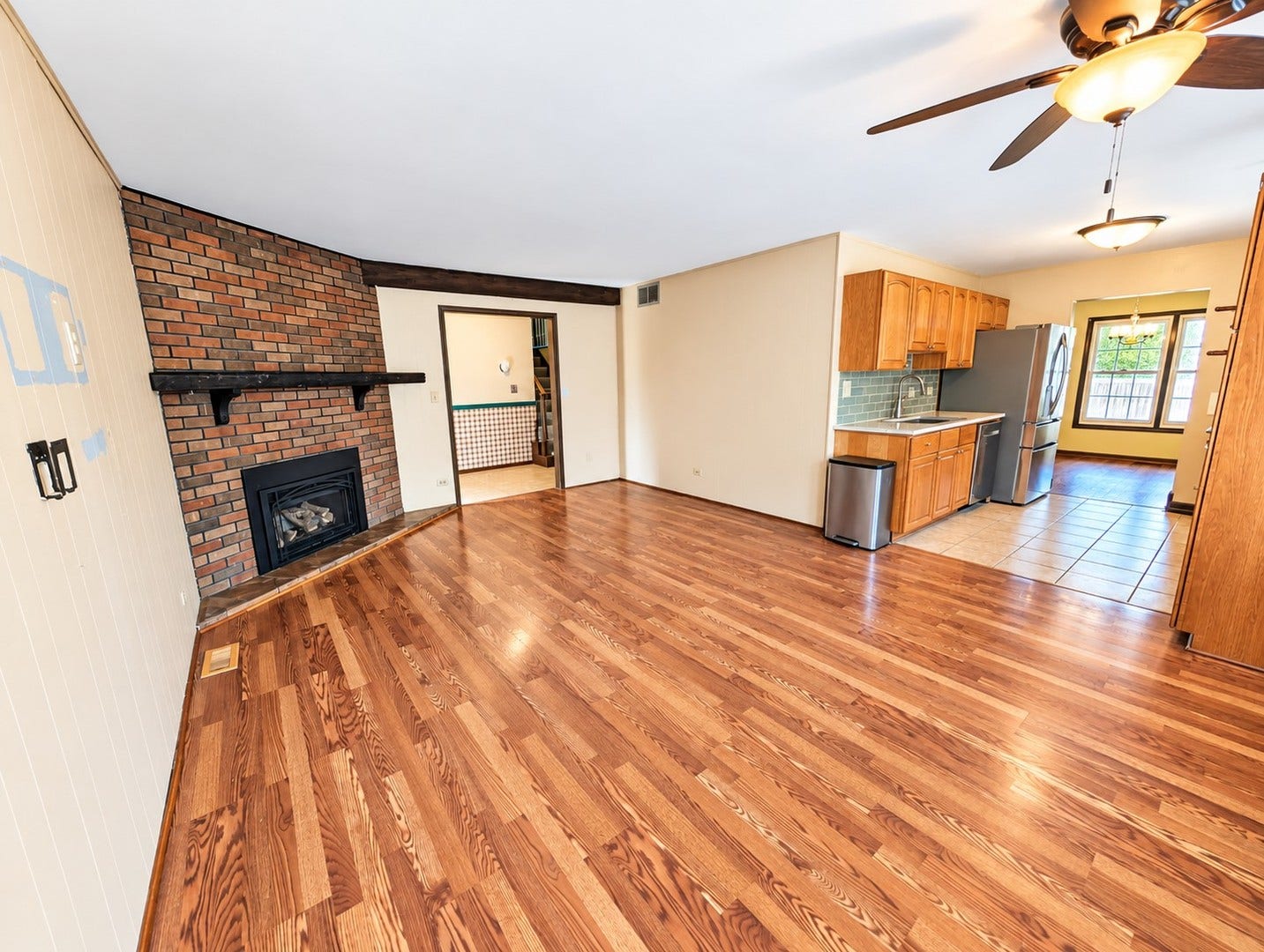 129 Newport Drive, Bolingbrook, IL 60440 129 Newport Drive, Bolingbrook, IL 60440