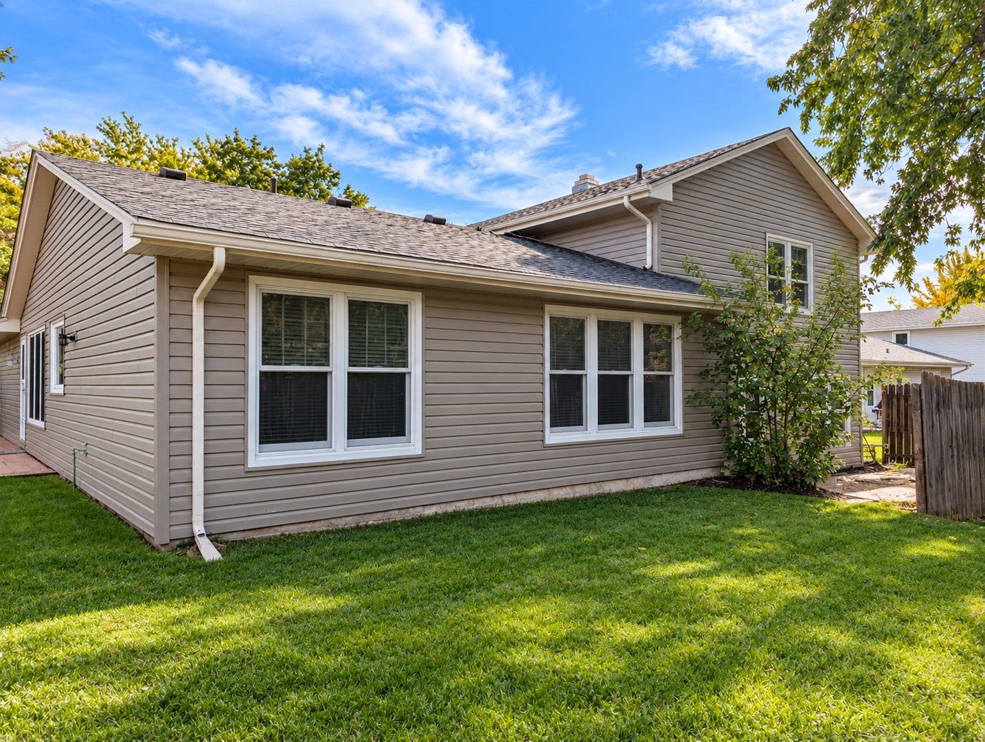 129 Newport Drive, Bolingbrook, IL 60440 129 Newport Drive, Bolingbrook, IL 60440