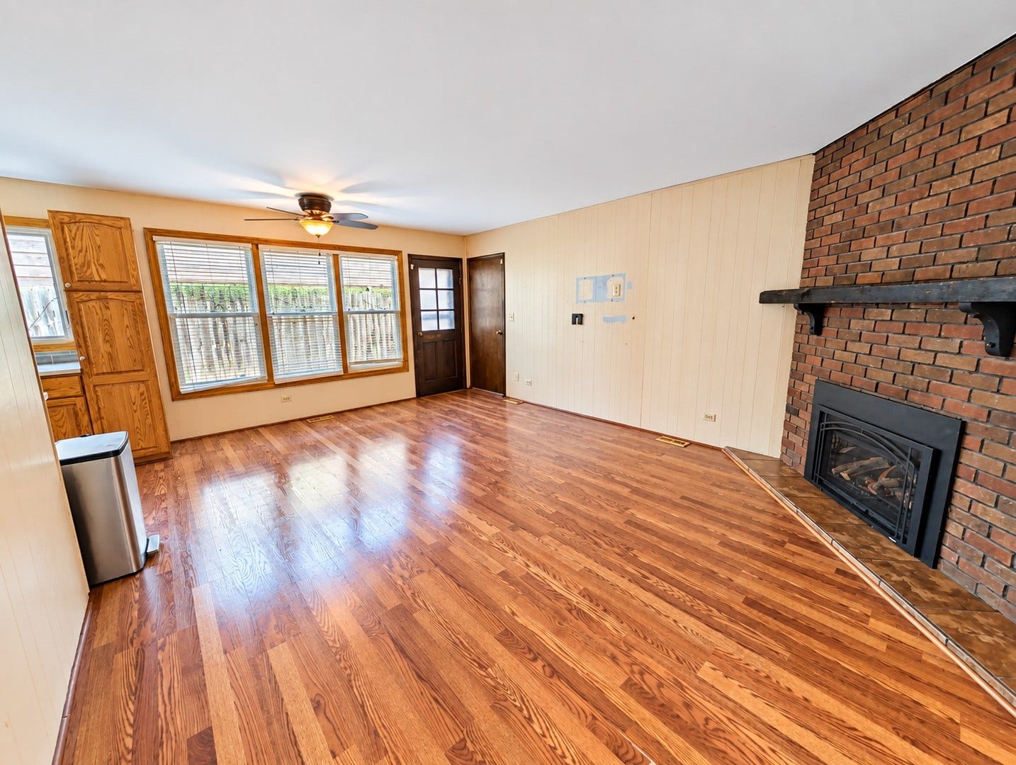 129 Newport Drive, Bolingbrook, IL 60440 129 Newport Drive, Bolingbrook, IL 60440