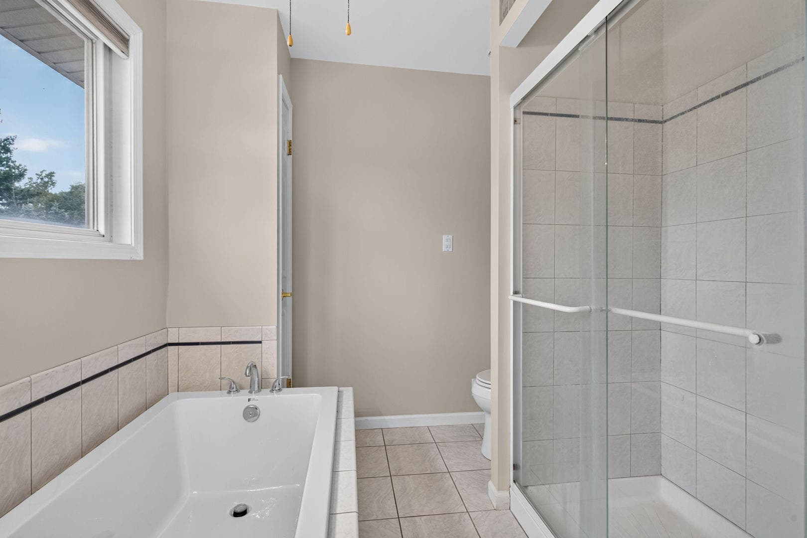 29W055 Schillinger Drive, Naperville, IL 60564