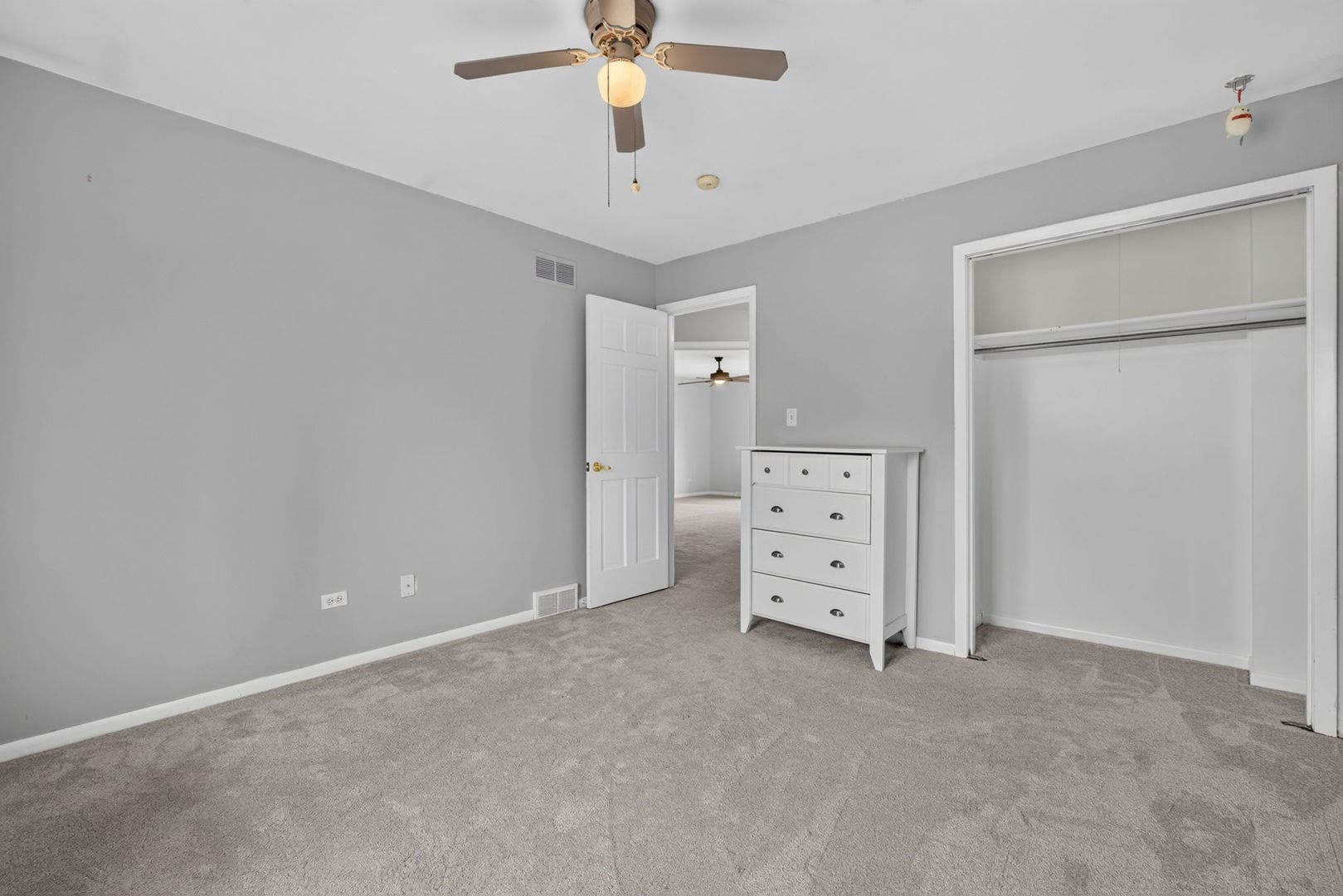 29W055 Schillinger Drive, Naperville, IL 60564