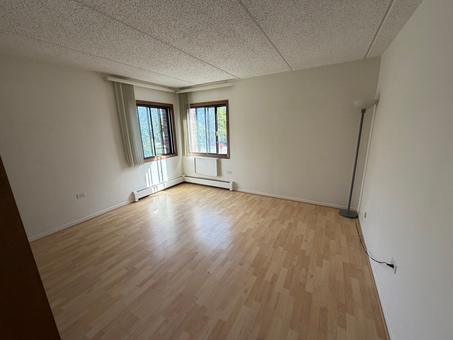 4942 Douglas Road, #206, Downers Grove, IL 60515 4942 Douglas Road, #206, Downers Grove, IL 60515