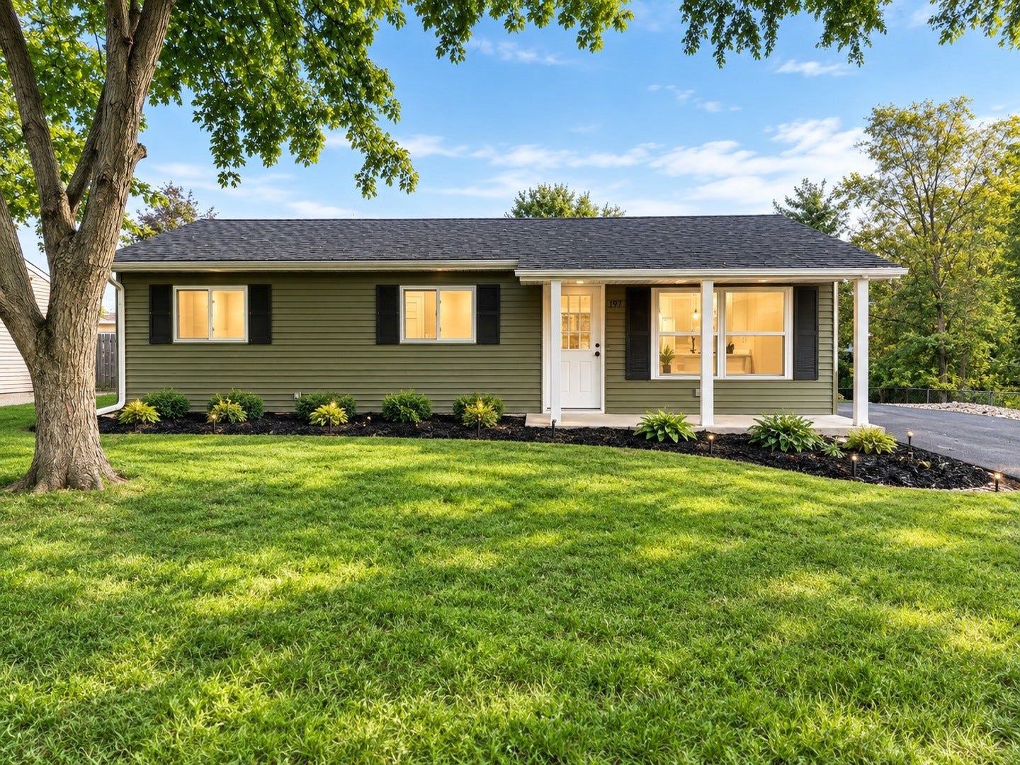 197 Hadleigh Road, Bolingbrook, IL 60440 197 Hadleigh Road, Bolingbrook, IL 60440