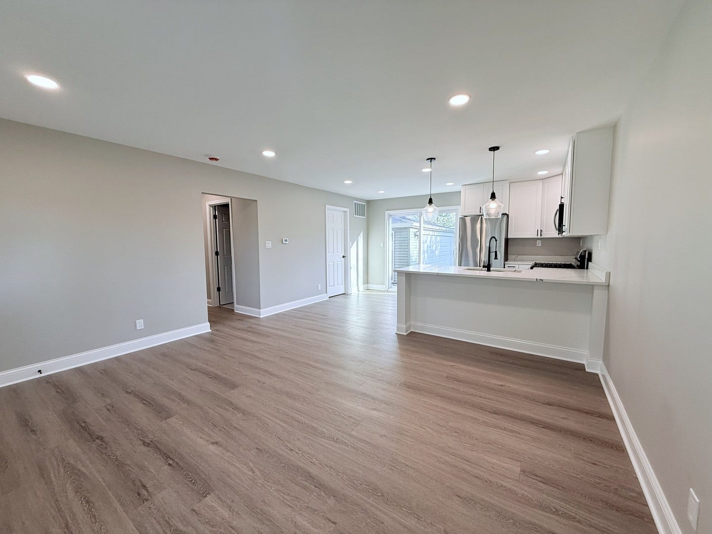 197 Hadleigh Road, Bolingbrook, IL 60440 197 Hadleigh Road, Bolingbrook, IL 60440