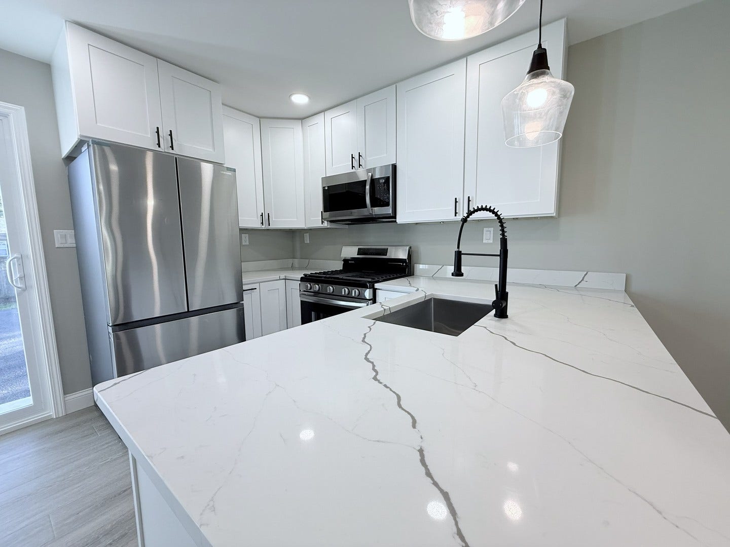197 Hadleigh Road, Bolingbrook, IL 60440 197 Hadleigh Road, Bolingbrook, IL 60440