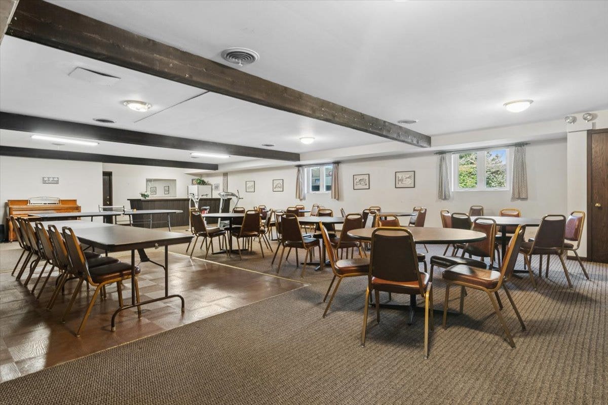 2300 W Talcott Road, #2B1, Park Ridge, IL 60068