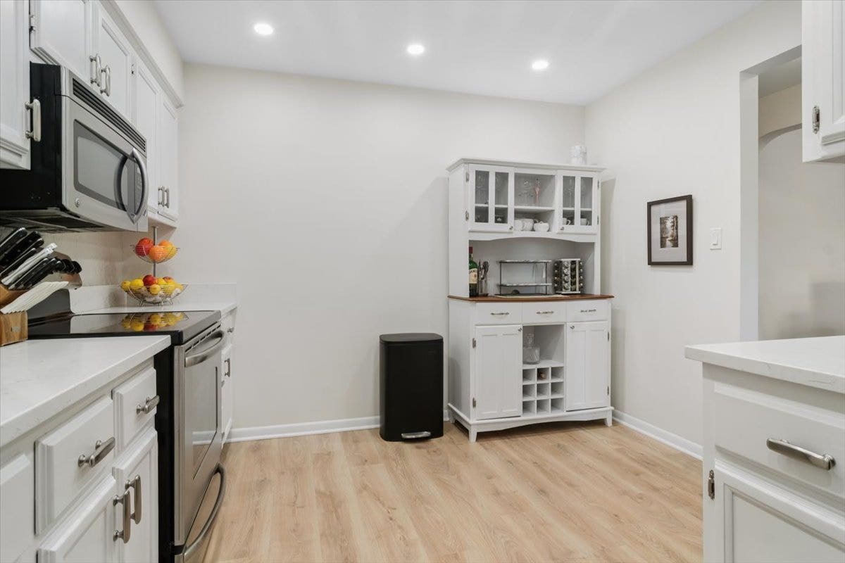 2300 W Talcott Road, #2B1, Park Ridge, IL 60068