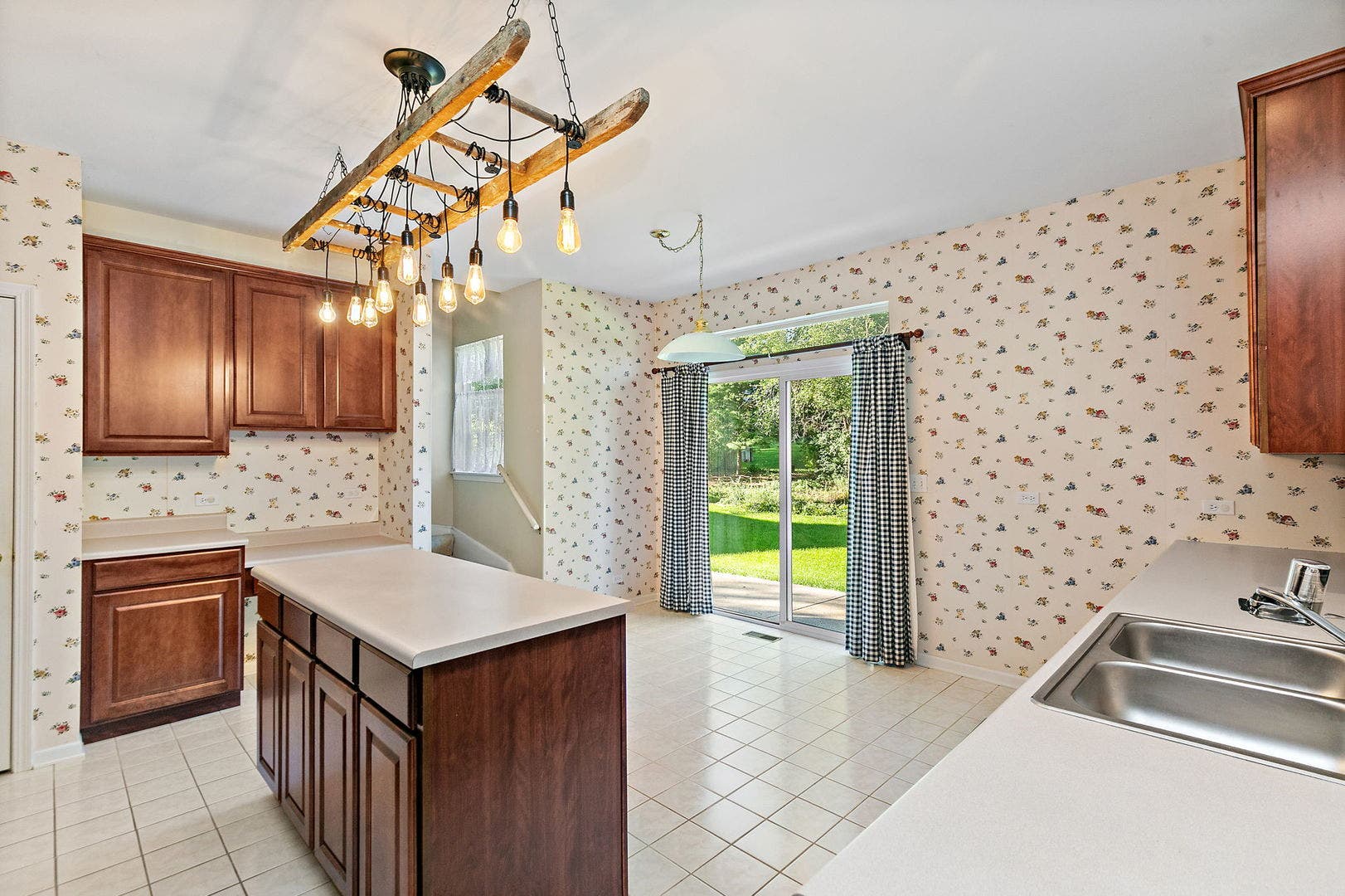 1108 Fox Path, West Dundee, IL 60118 1108 Fox Path, West Dundee, IL 60118