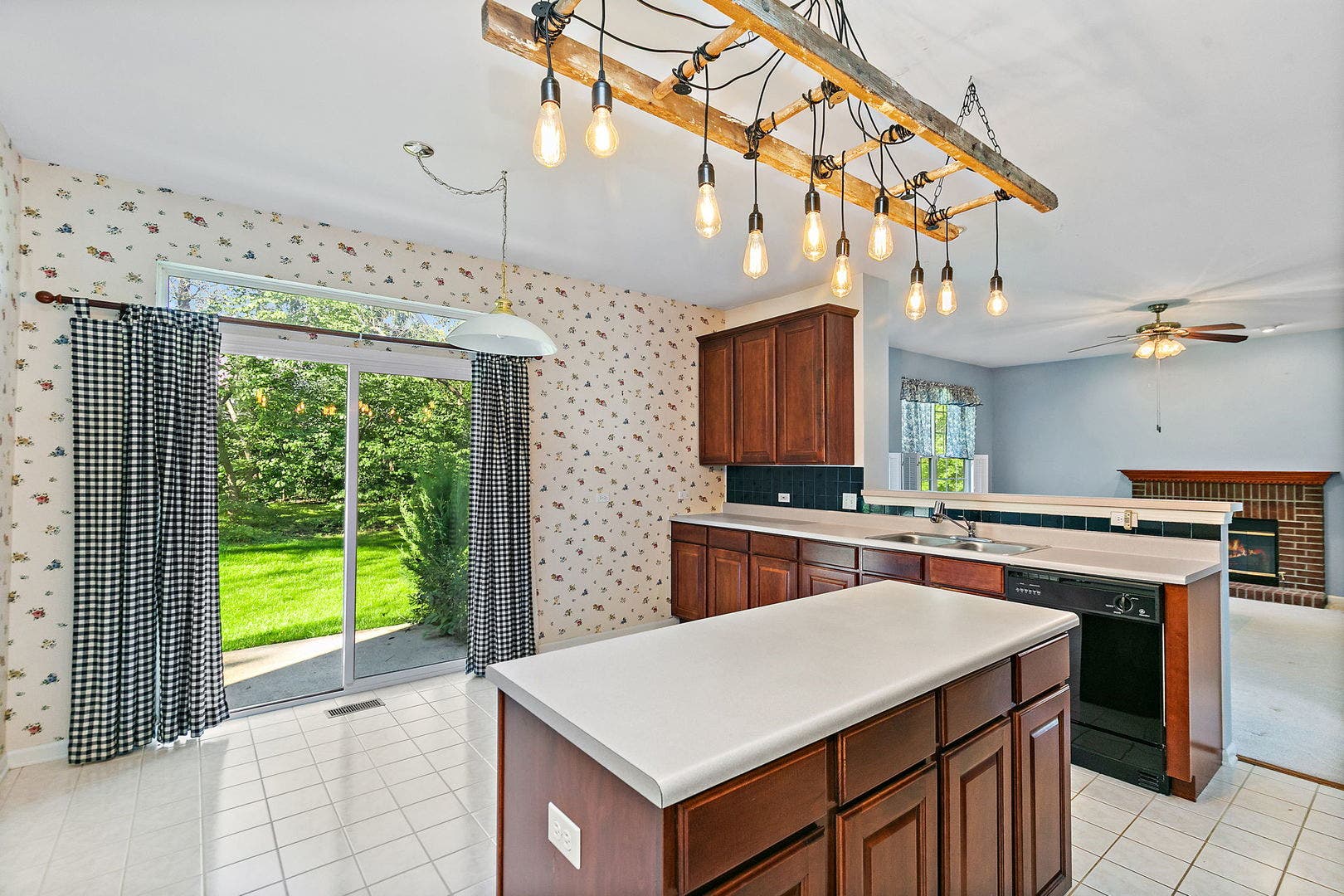 1108 Fox Path, West Dundee, IL 60118 1108 Fox Path, West Dundee, IL 60118