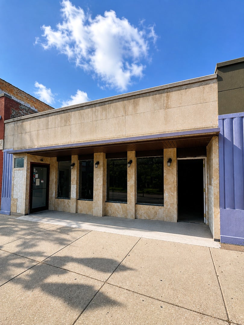 Property photo for 2114 W Devon Avenue, Chicago, IL
