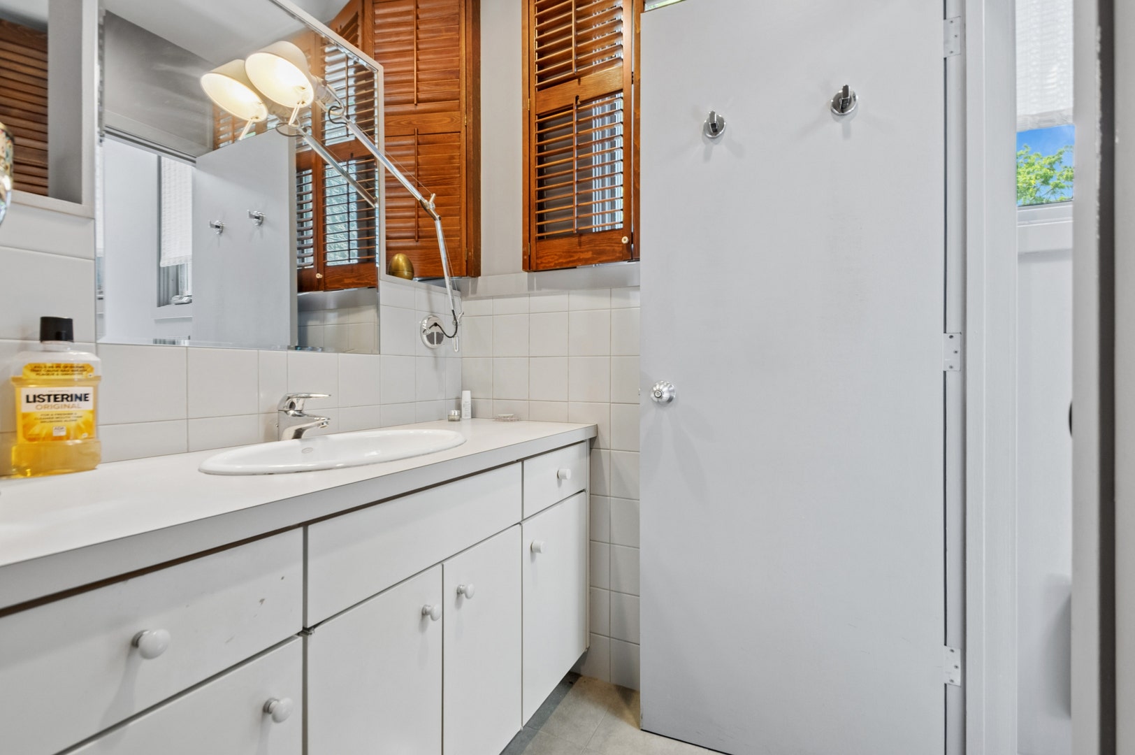 925 W Wolfram Street, Chicago, IL 60657