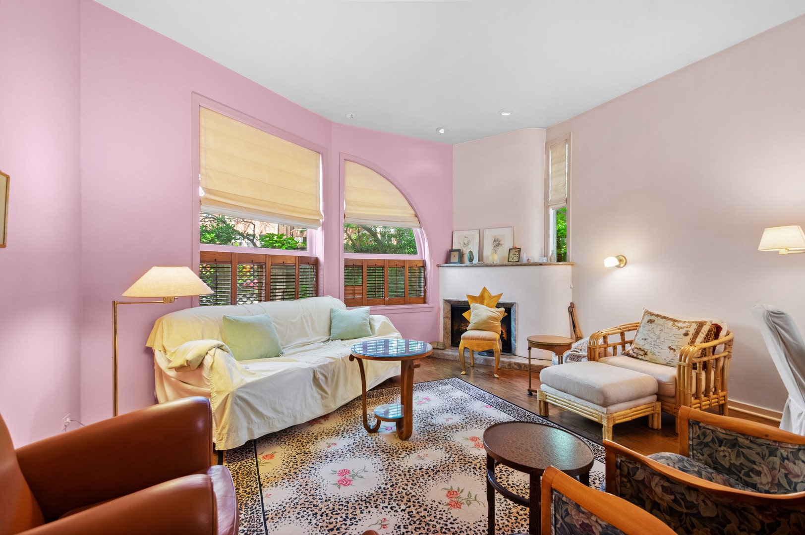 925 W Wolfram Street, Chicago, IL 60657