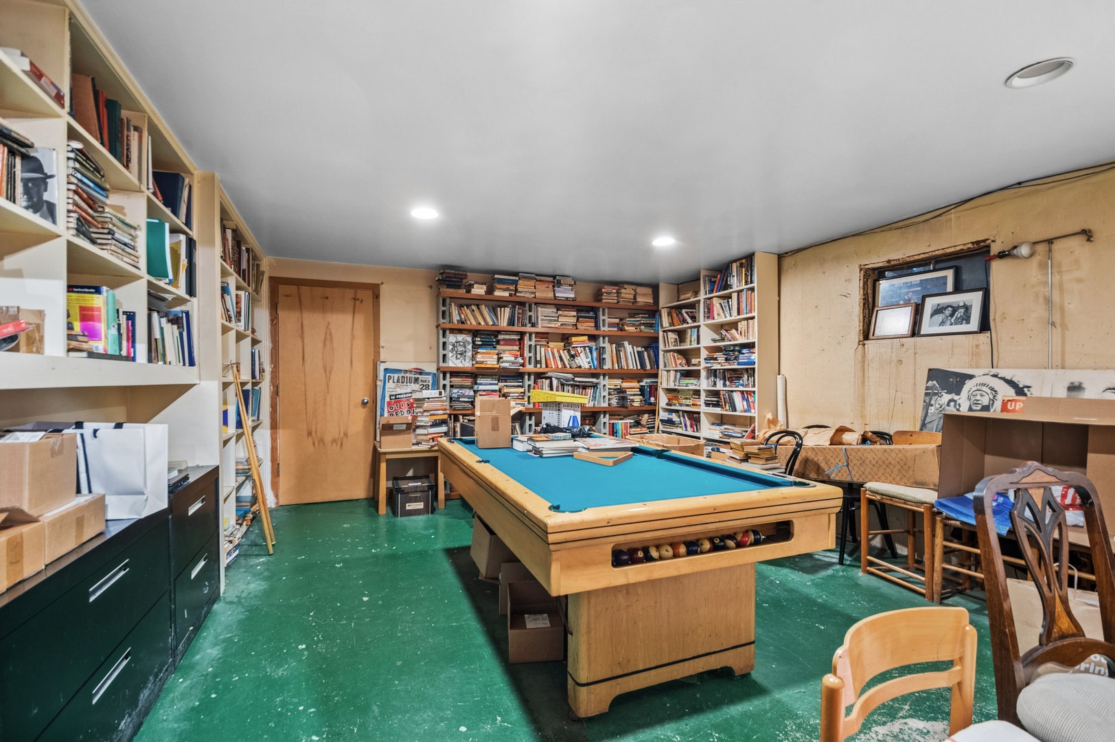 925 W Wolfram Street, Chicago, IL 60657
