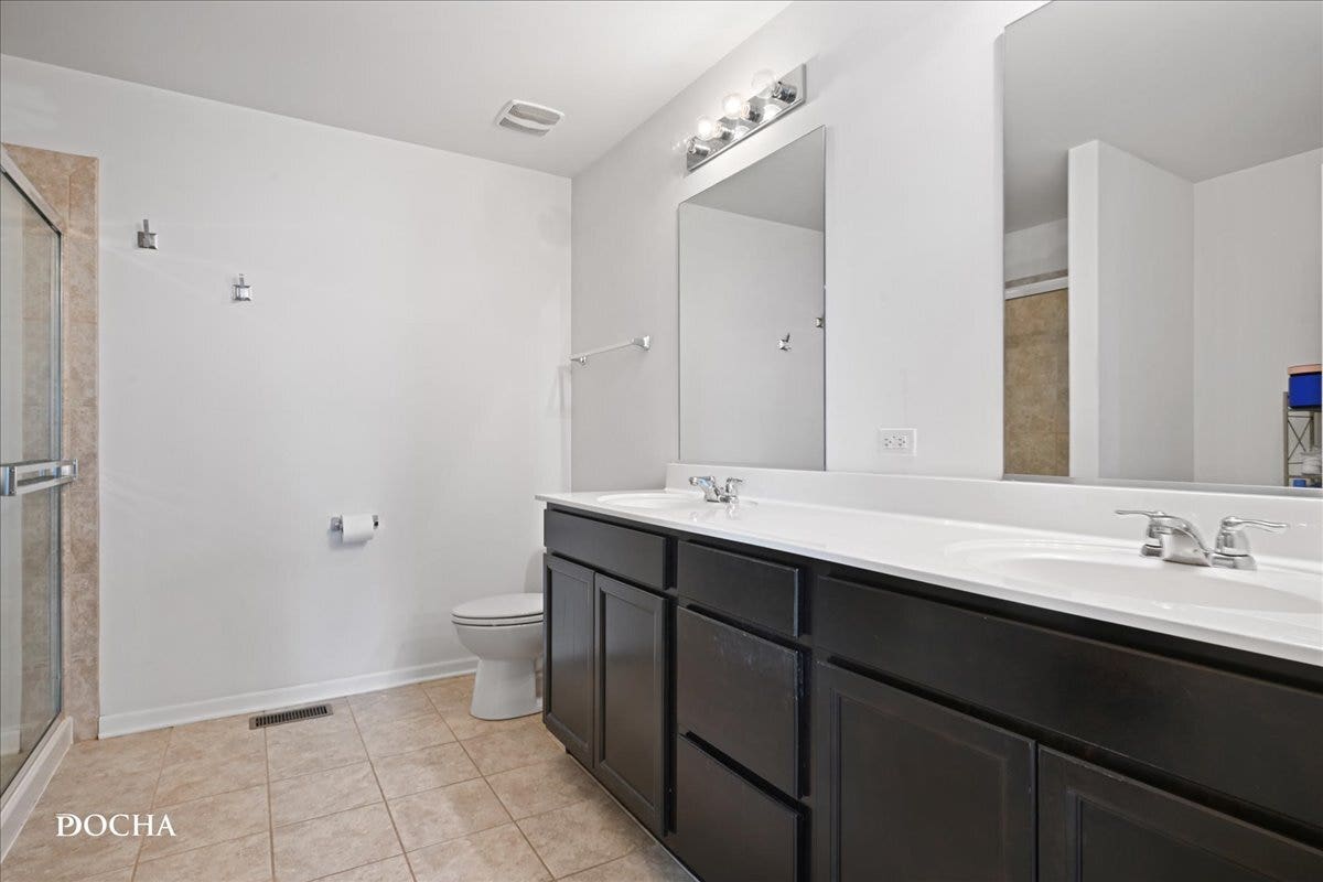 2140 Bonnieglen Drive, New Lenox, IL 60451 2140 Bonnieglen Drive, New Lenox, IL 60451