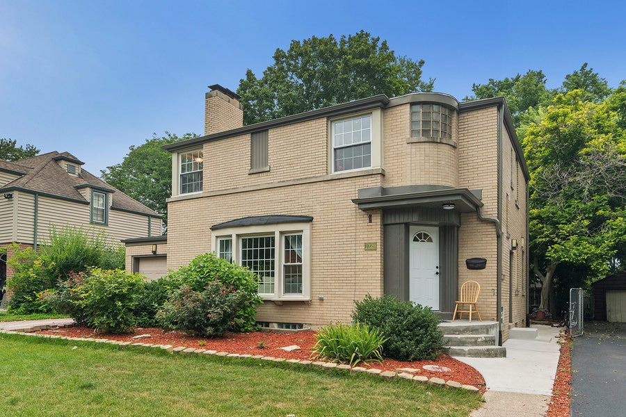 Property photo for 2229 Macdonald Lane, Flossmoor, IL