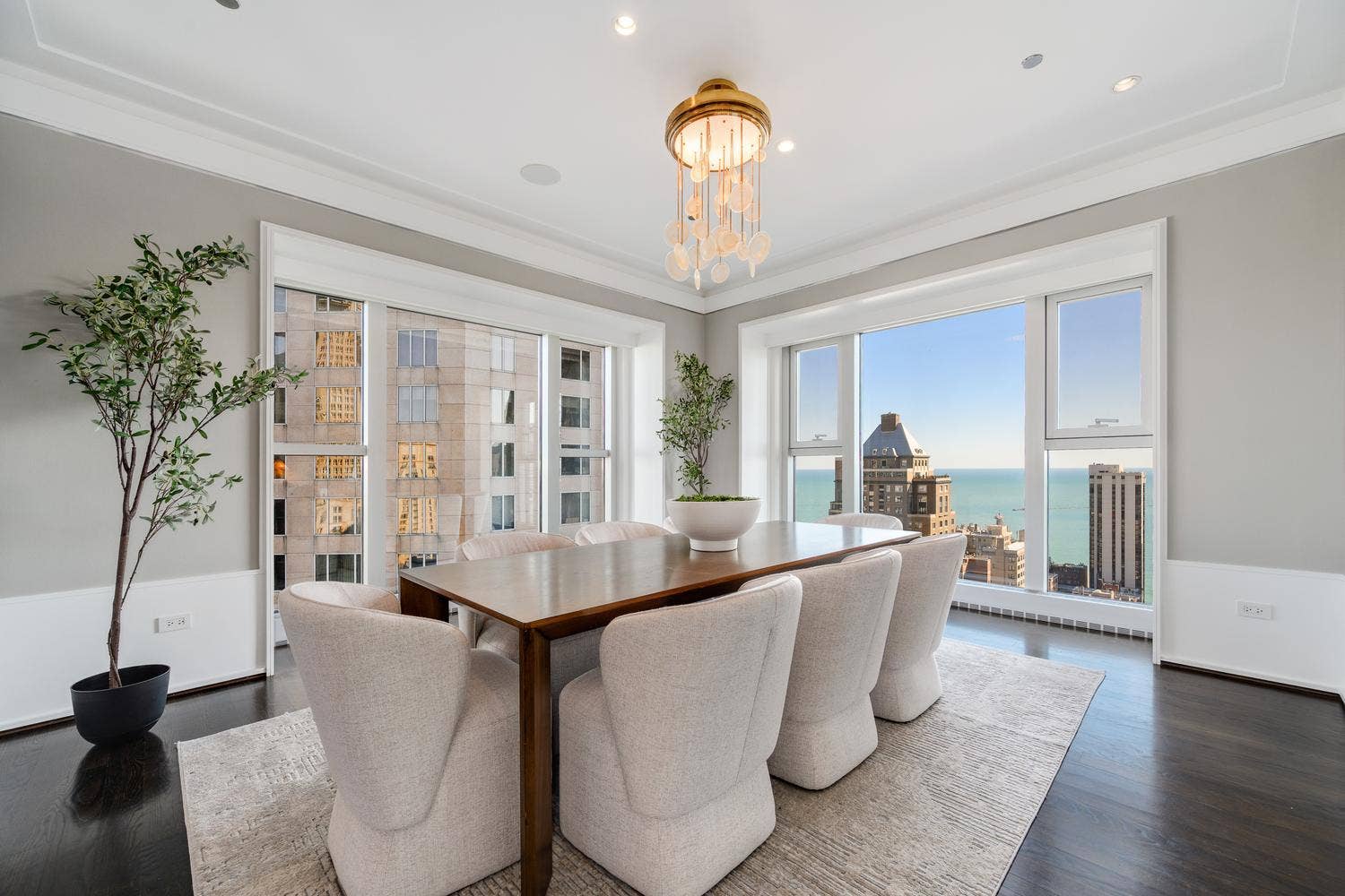 77 E WALTON Street, #24A, Chicago, IL 60611