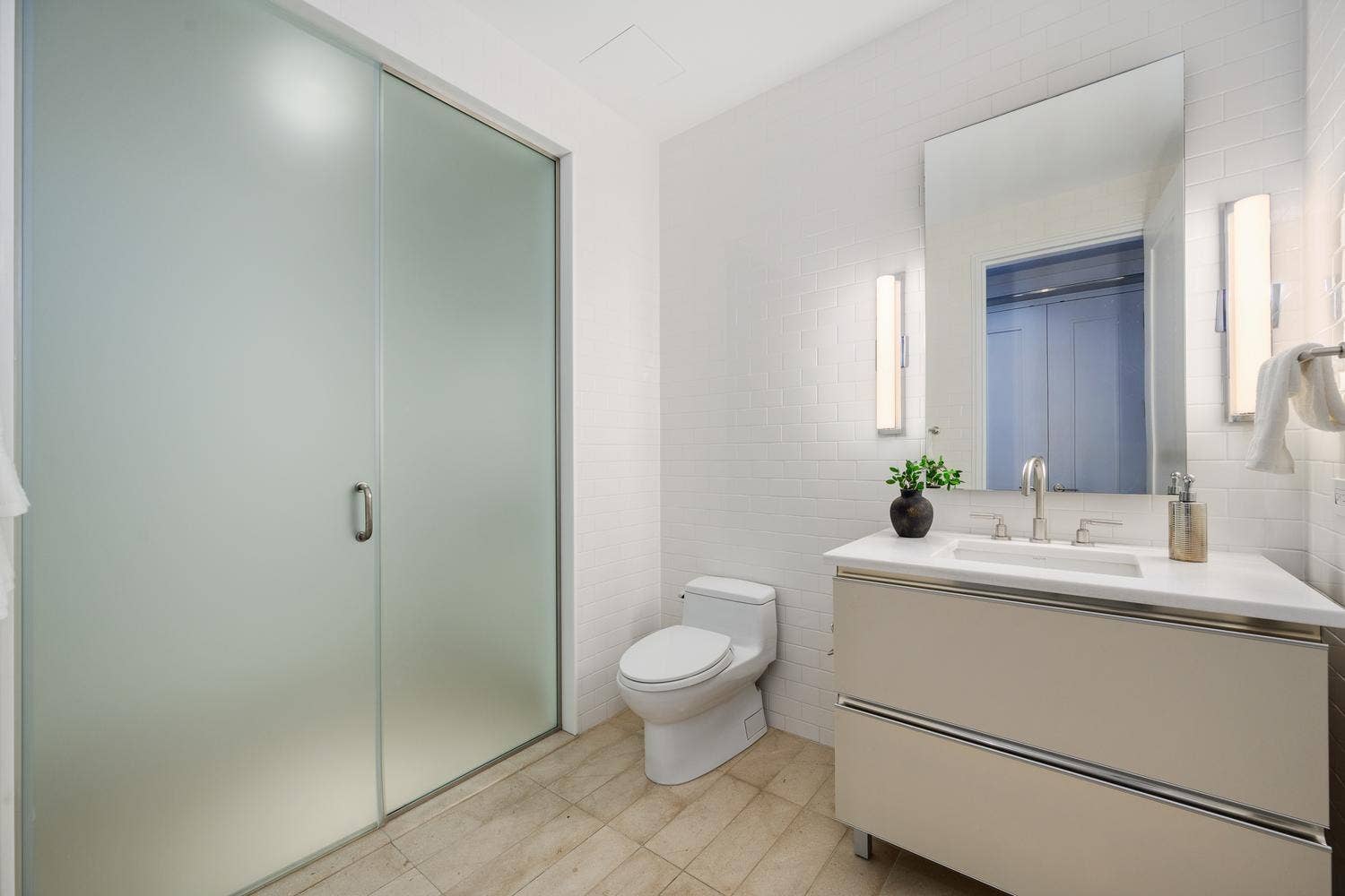 77 E WALTON Street, #24A, Chicago, IL 60611