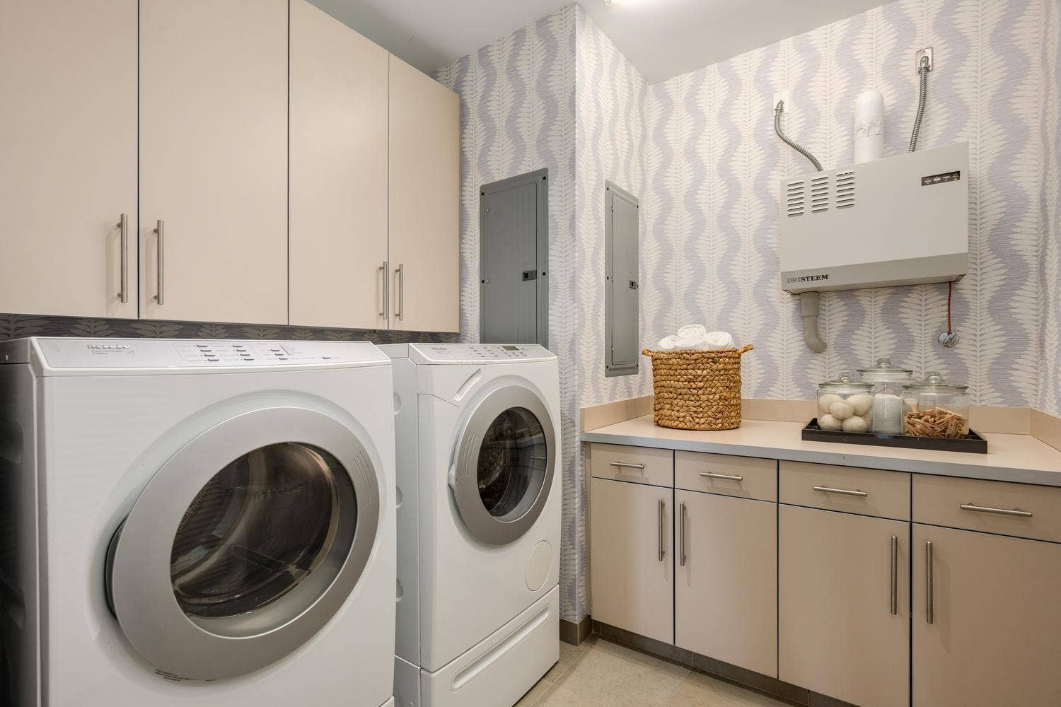 77 E WALTON Street, #24A, Chicago, IL 60611