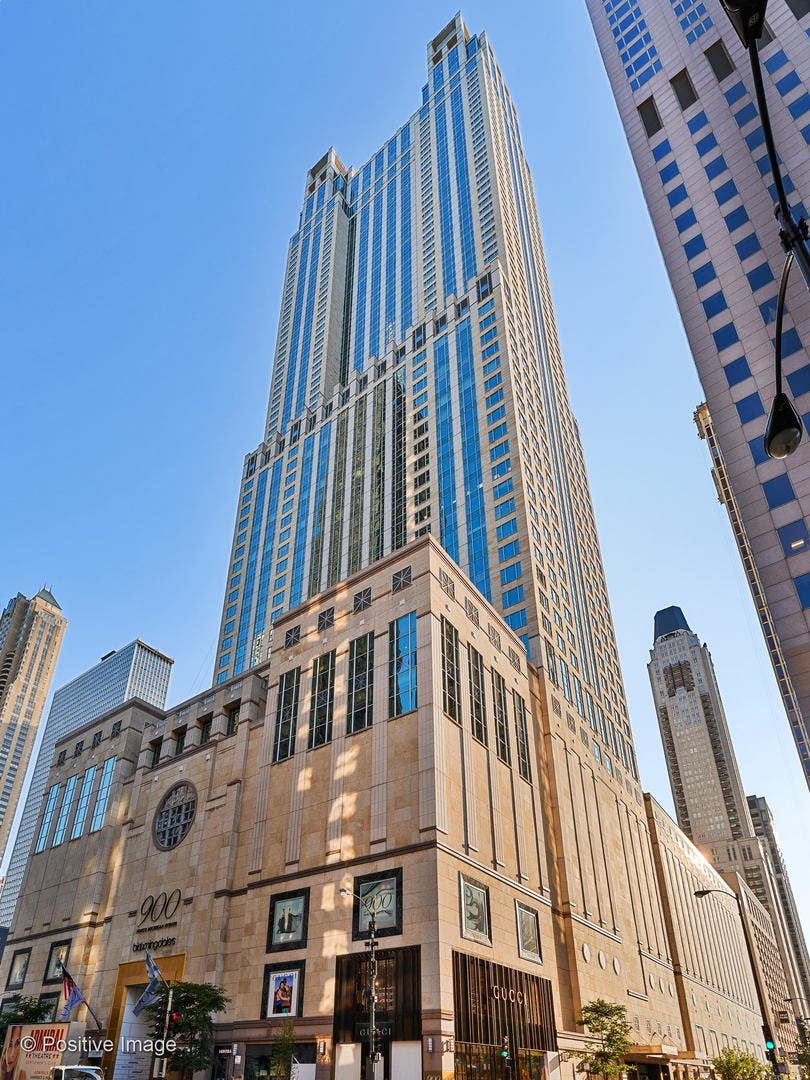 77 E WALTON Street, #24A, Chicago, IL 60611