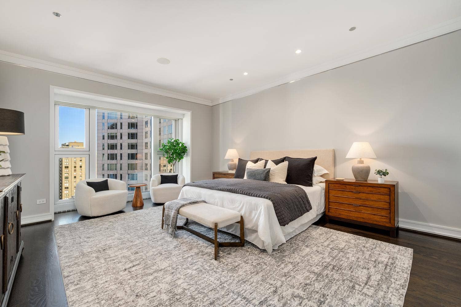 77 E WALTON Street, #24A, Chicago, IL 60611