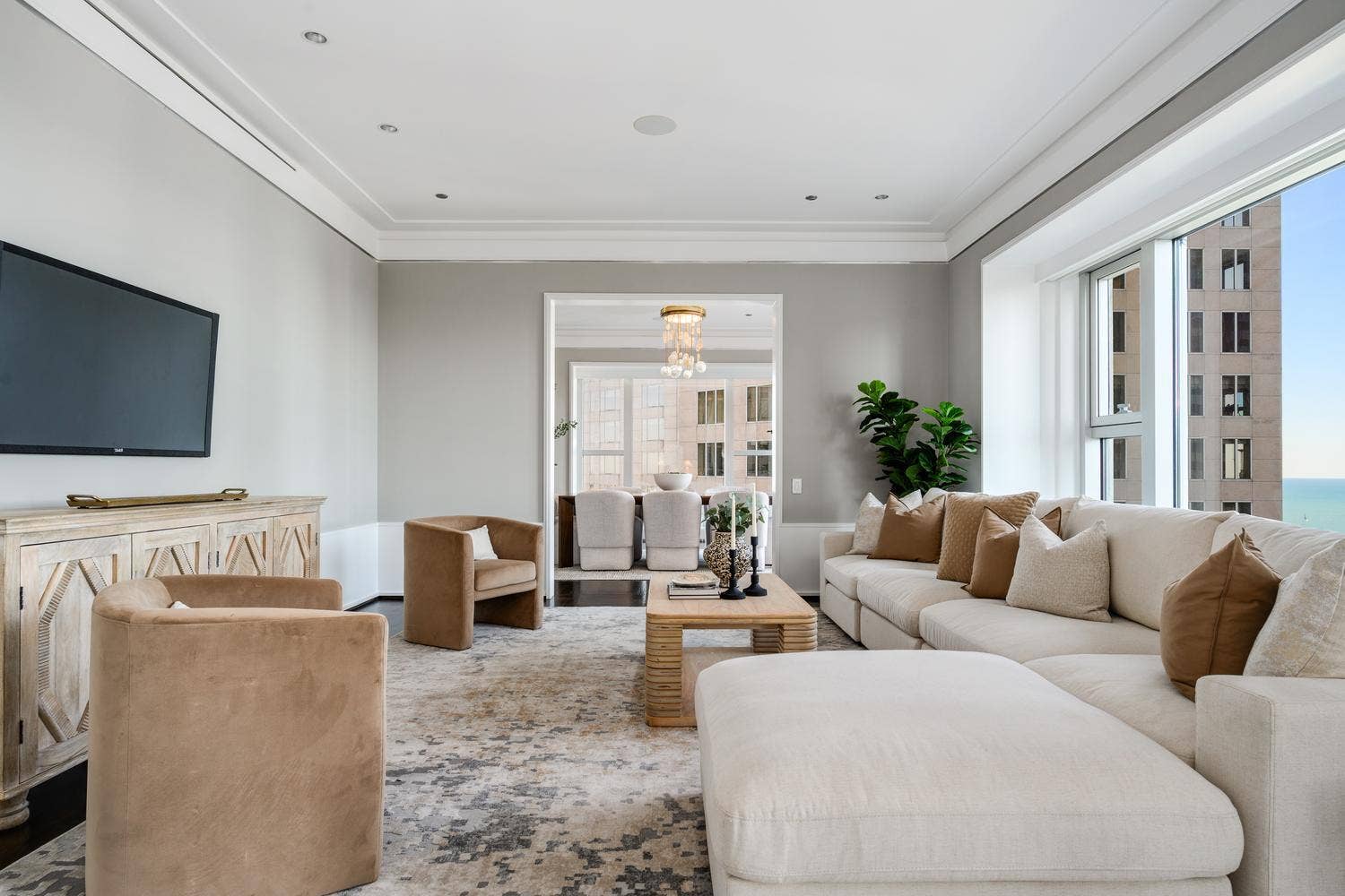 77 E WALTON Street, #24A, Chicago, IL 60611