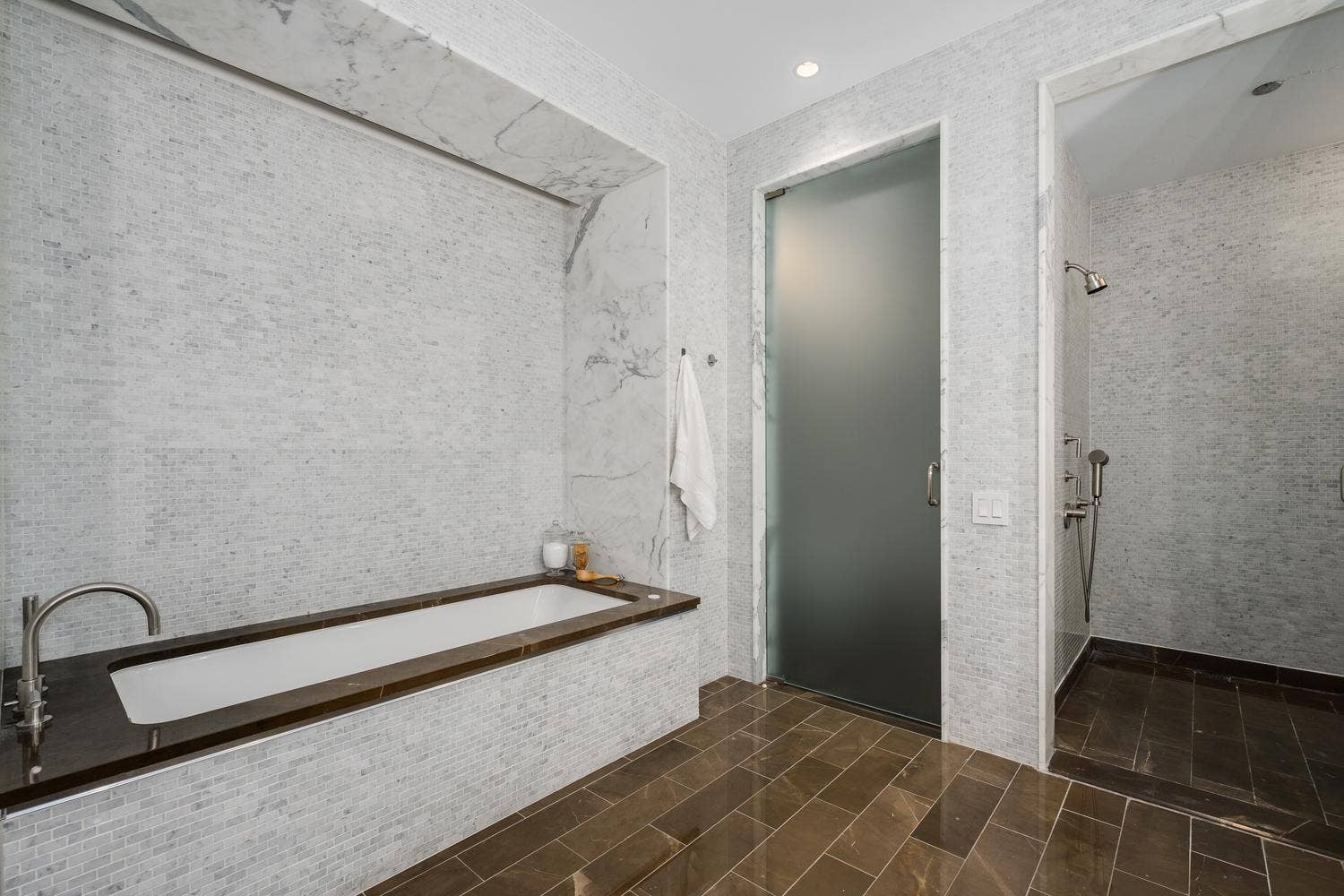 77 E WALTON Street, #24A, Chicago, IL 60611
