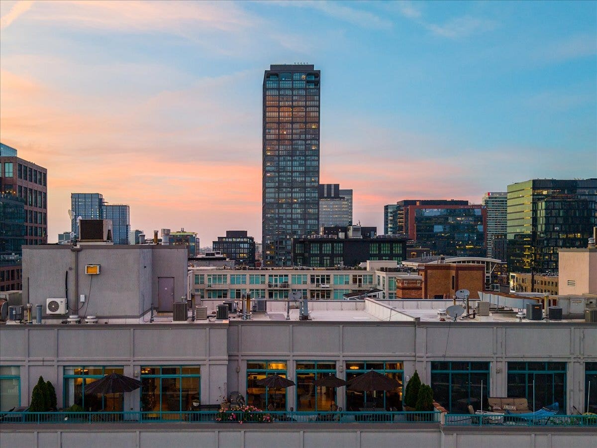 920 W MADISON Street, #1003W, Chicago, IL 60607 920 W MADISON Street, #1003W, Chicago, IL 60607