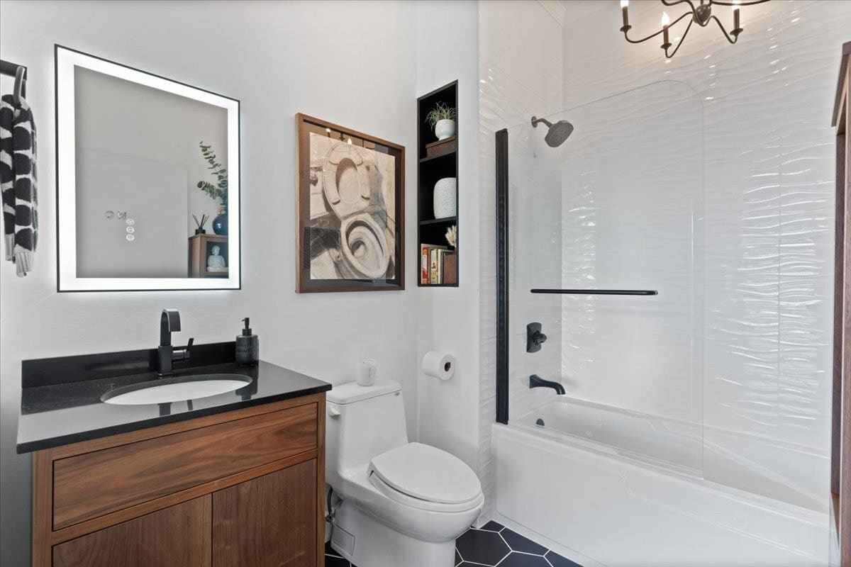 920 W MADISON Street, #1003W, Chicago, IL 60607 920 W MADISON Street, #1003W, Chicago, IL 60607