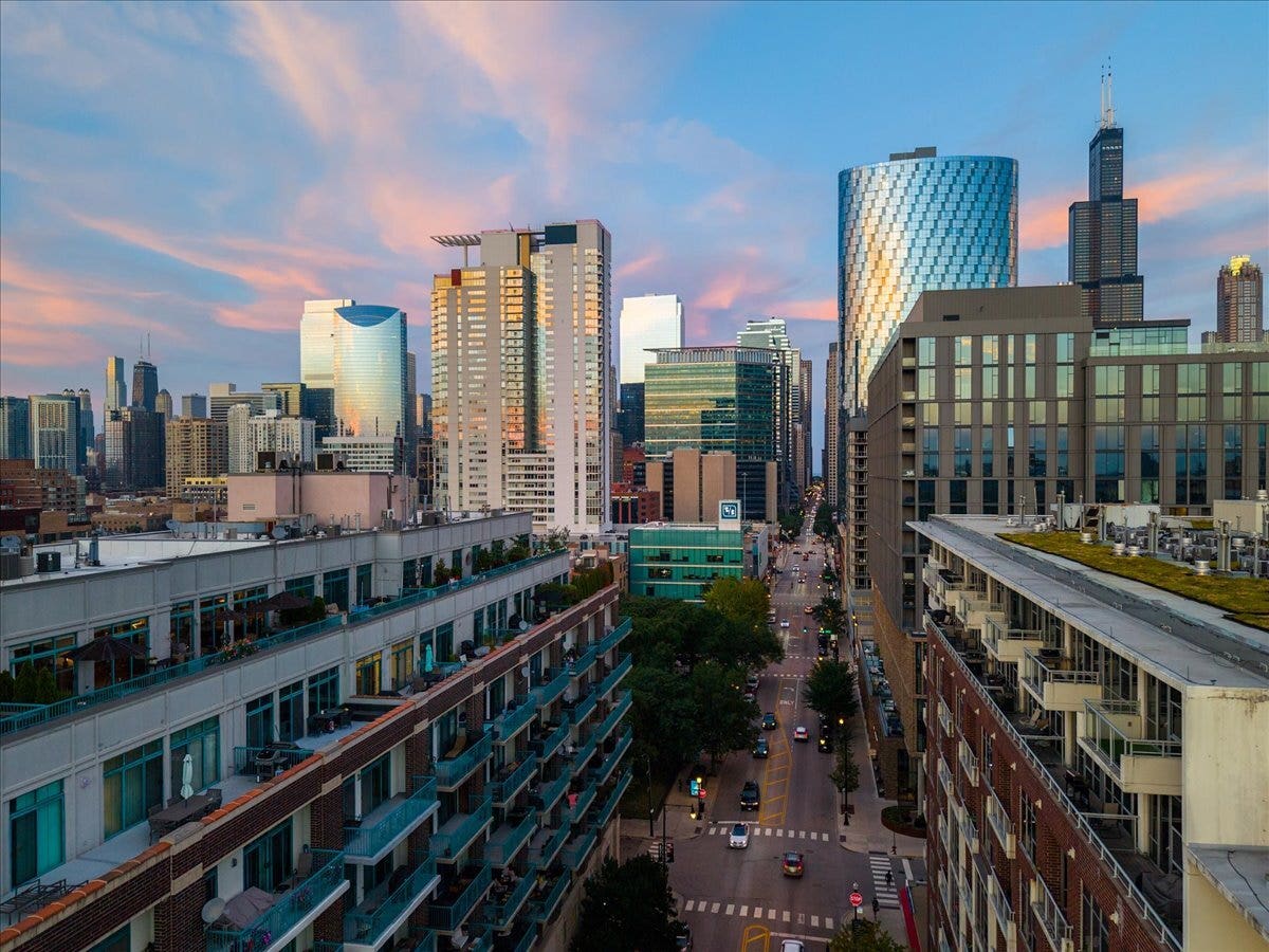 920 W MADISON Street, #1003W, Chicago, IL 60607 920 W MADISON Street, #1003W, Chicago, IL 60607