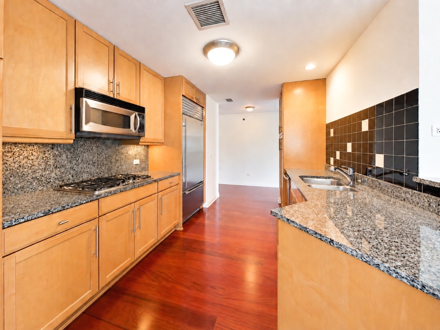 21 E HURON Street, #1802, Chicago, IL 60611 21 E HURON Street, #1802, Chicago, IL 60611