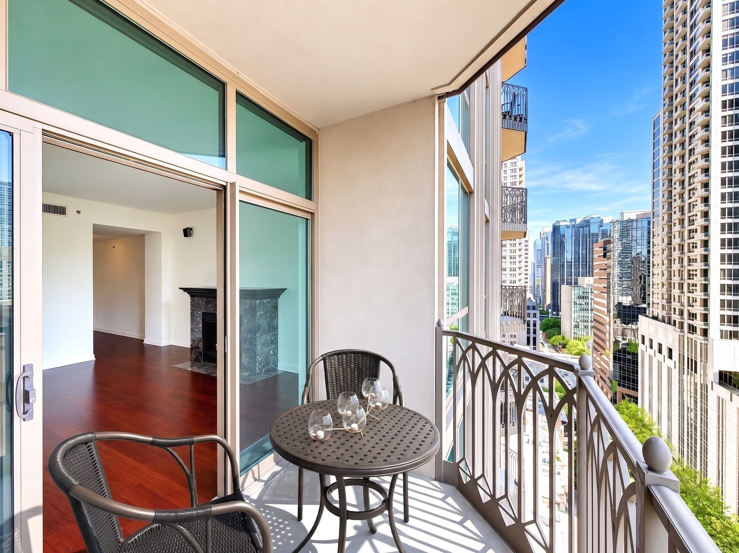 21 E HURON Street, #1802, Chicago, IL 60611 21 E HURON Street, #1802, Chicago, IL 60611