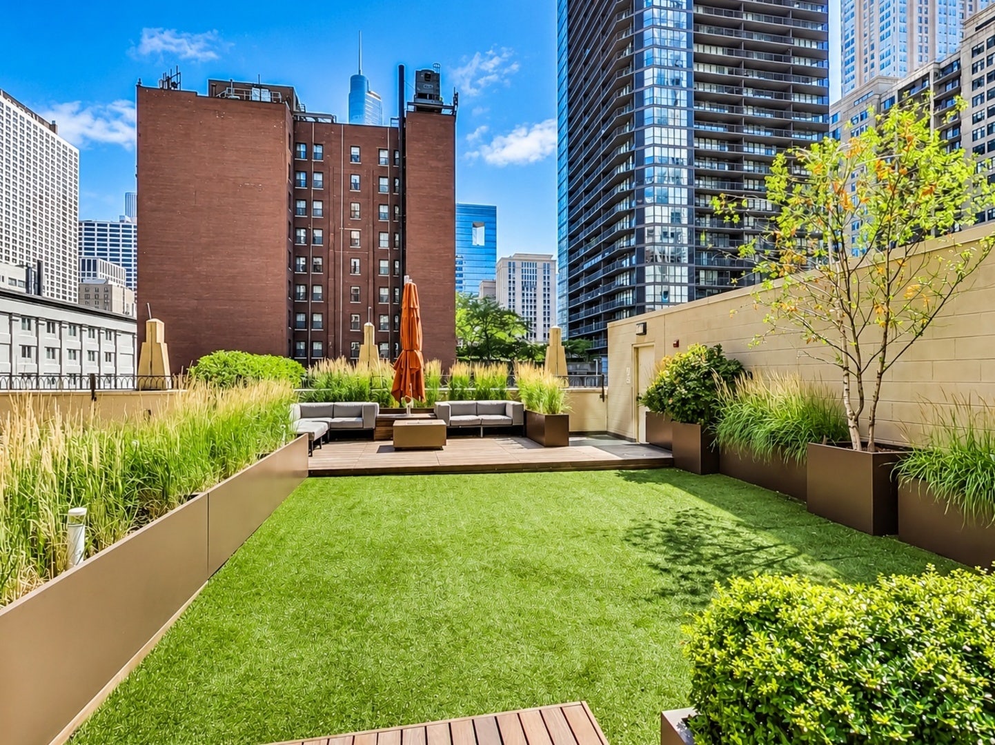 21 E HURON Street, #1802, Chicago, IL 60611 21 E HURON Street, #1802, Chicago, IL 60611
