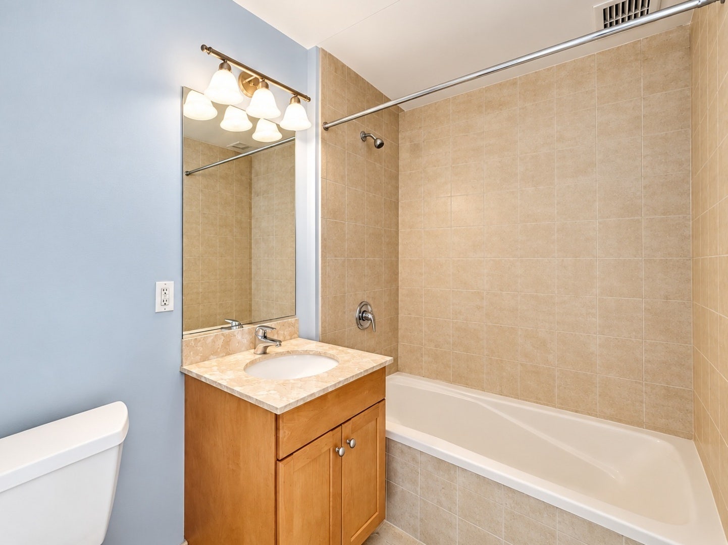 21 E HURON Street, #1802, Chicago, IL 60611 21 E HURON Street, #1802, Chicago, IL 60611