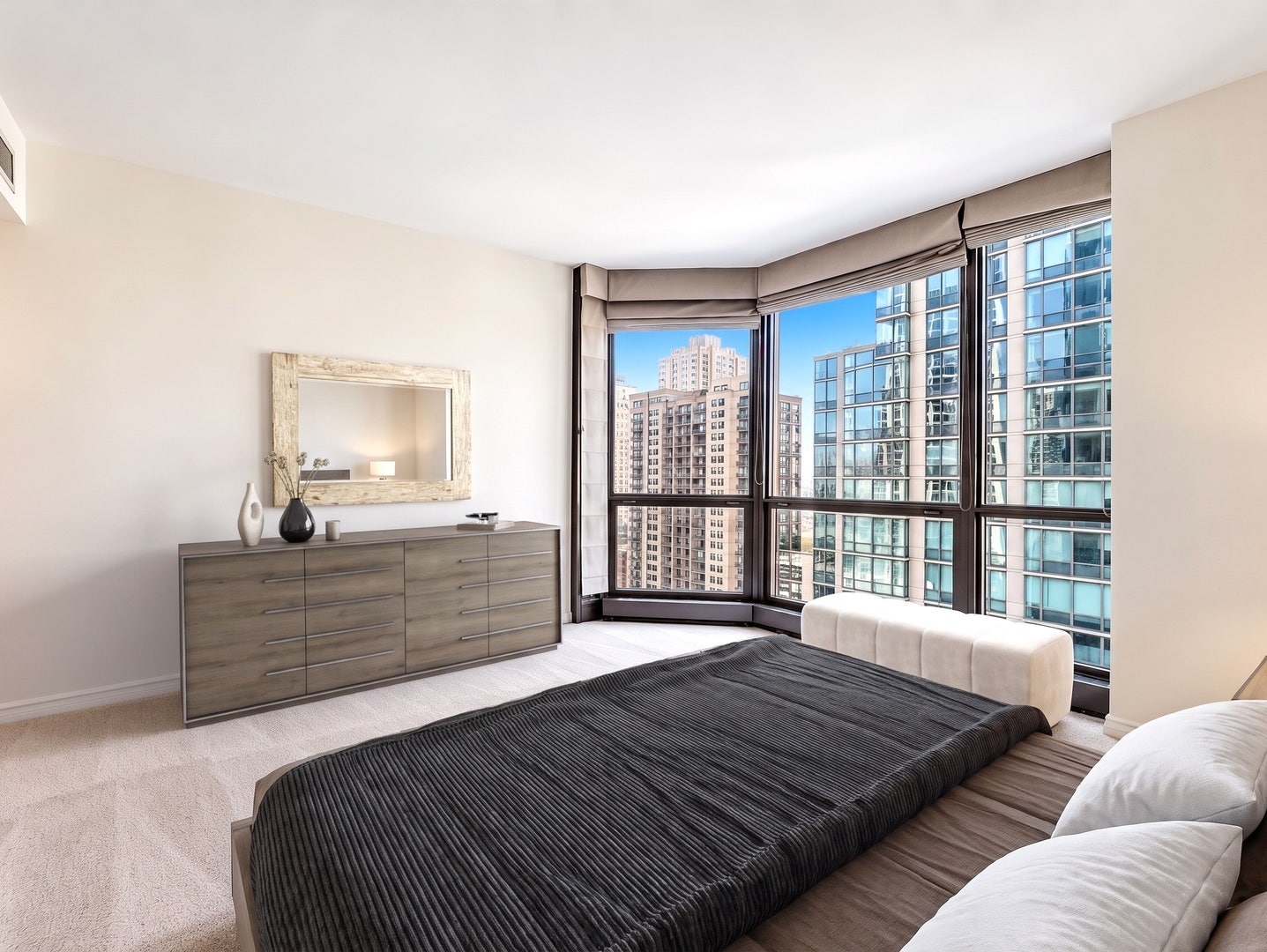 21 E HURON Street, #1802, Chicago, IL 60611 21 E HURON Street, #1802, Chicago, IL 60611