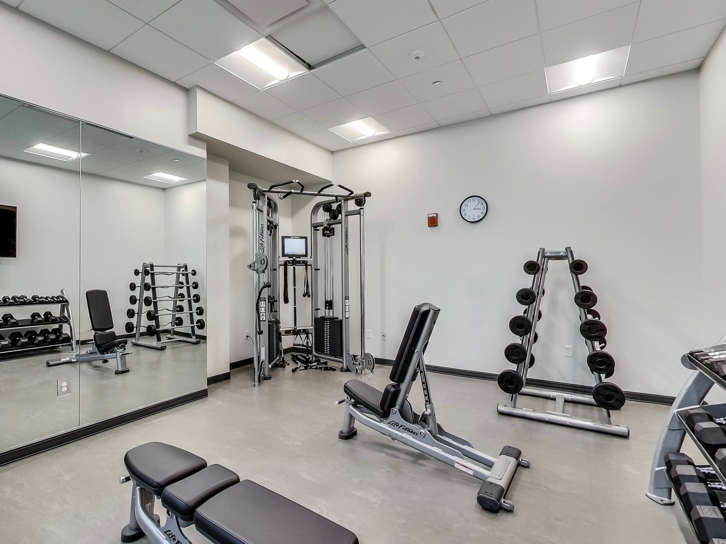 21 E HURON Street, #1802, Chicago, IL 60611 21 E HURON Street, #1802, Chicago, IL 60611