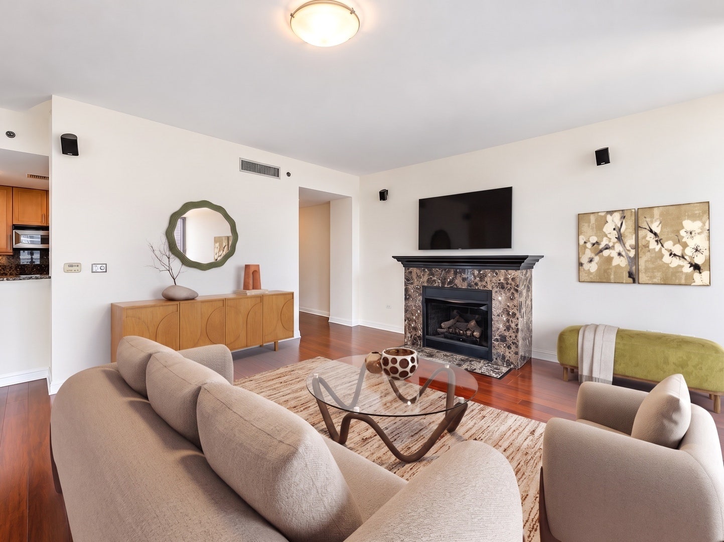 21 E HURON Street, #1802, Chicago, IL 60611 21 E HURON Street, #1802, Chicago, IL 60611