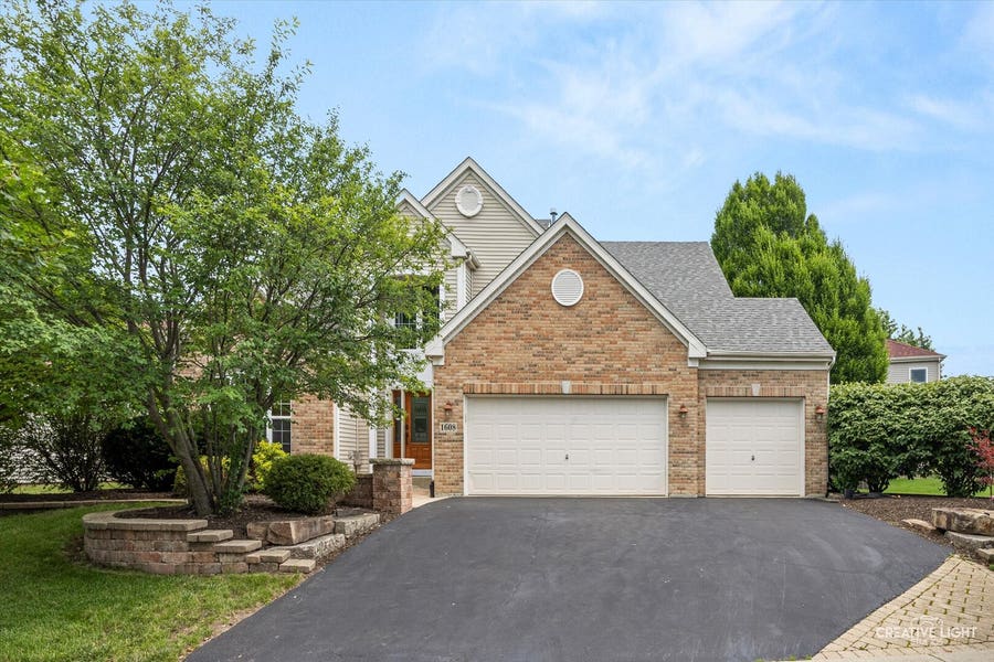 Property photo for 1608 Trails End Lane, Bolingbrook, IL