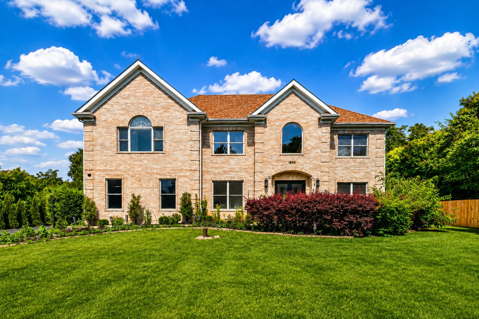1685 Marion Street, Roselle, IL 60172