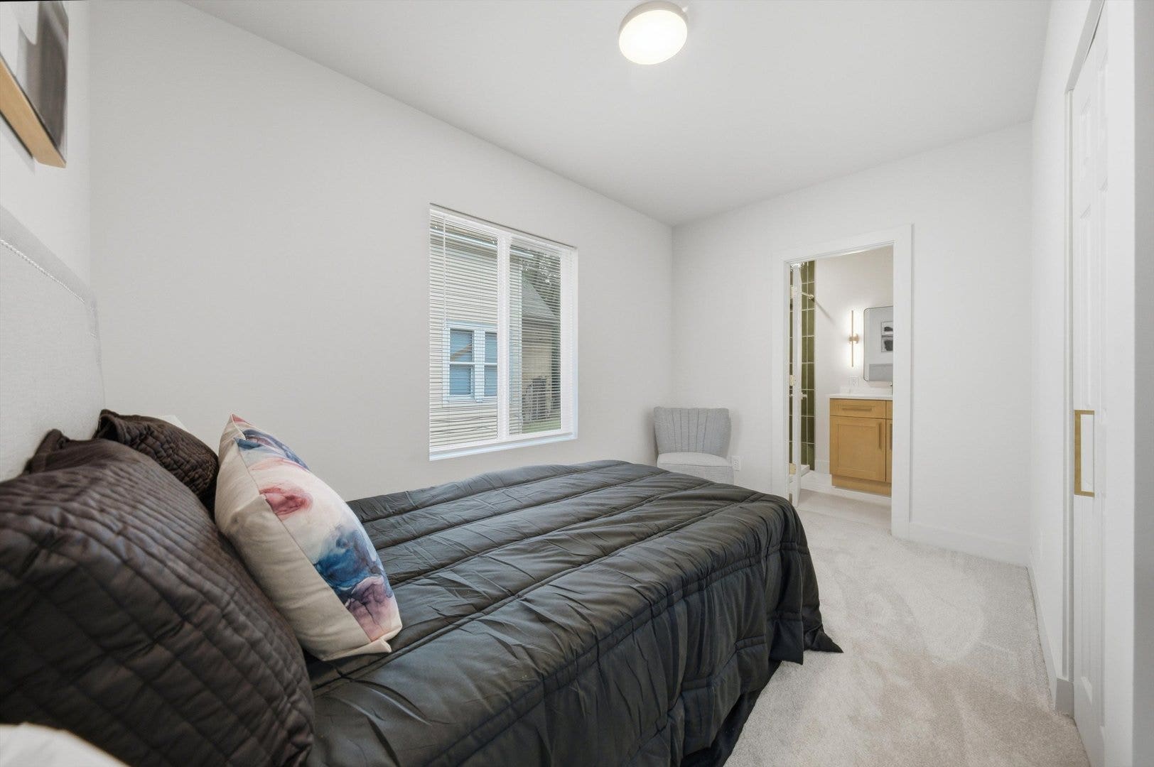 12231 S Lowe Avenue, Chicago, IL 60628 12231 S Lowe Avenue, Chicago, IL 60628