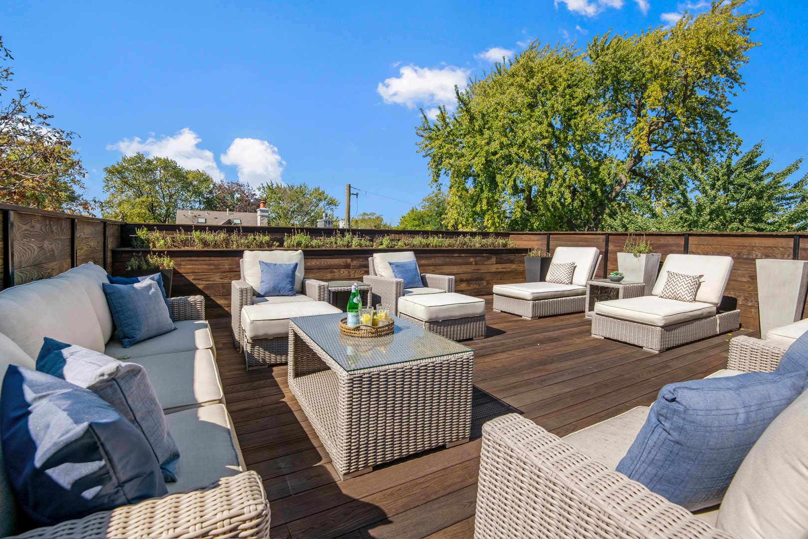 3822 N Hoyne Avenue, Chicago, IL 60618